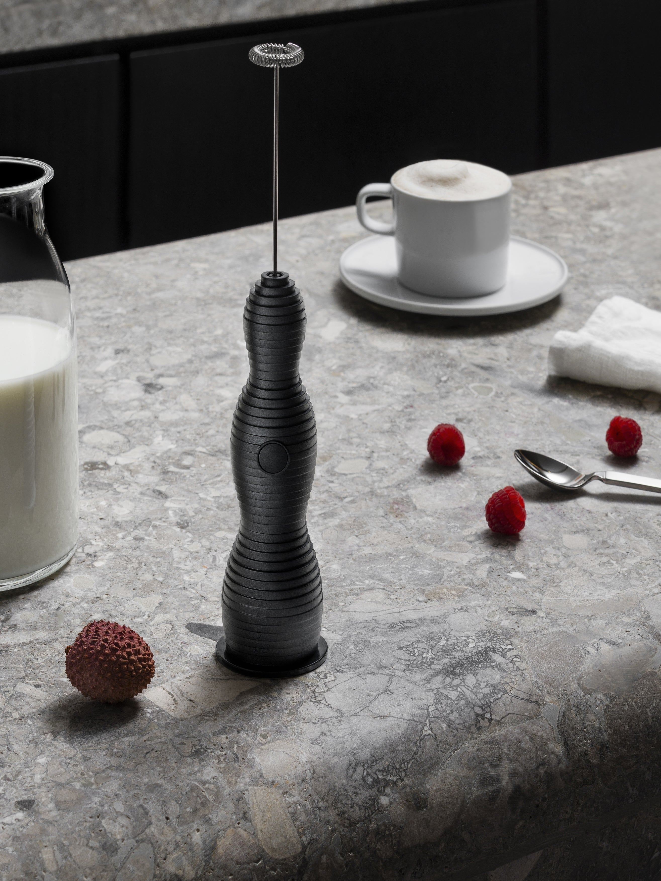 Spieniacz do mleka PULCINA czarny – Alessi