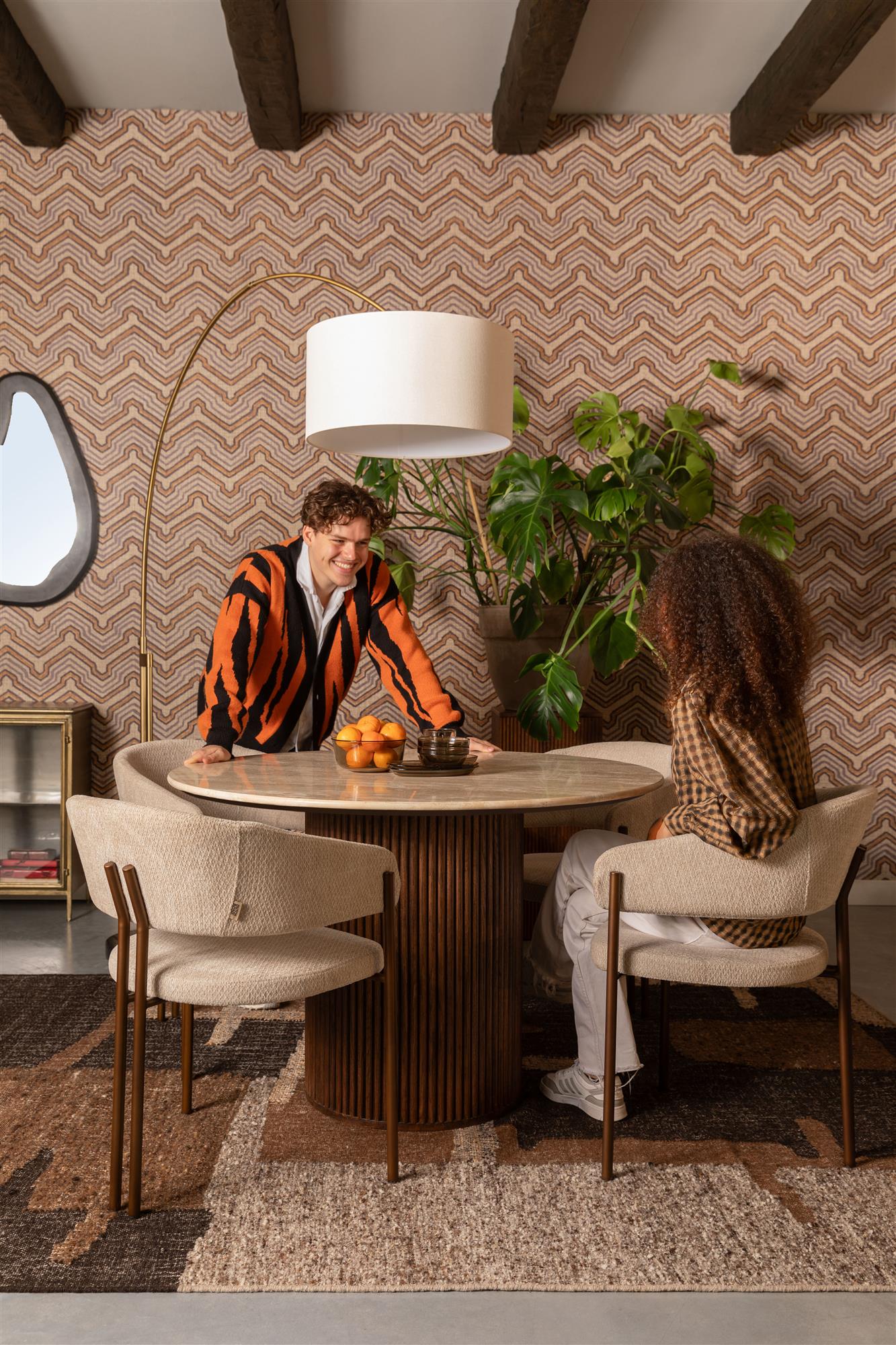 Ronde tafel ARDA crème travertijn met eikenhout