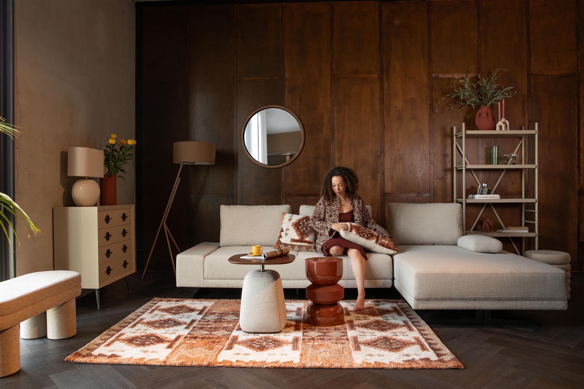 Side table shelly beige with a nut top