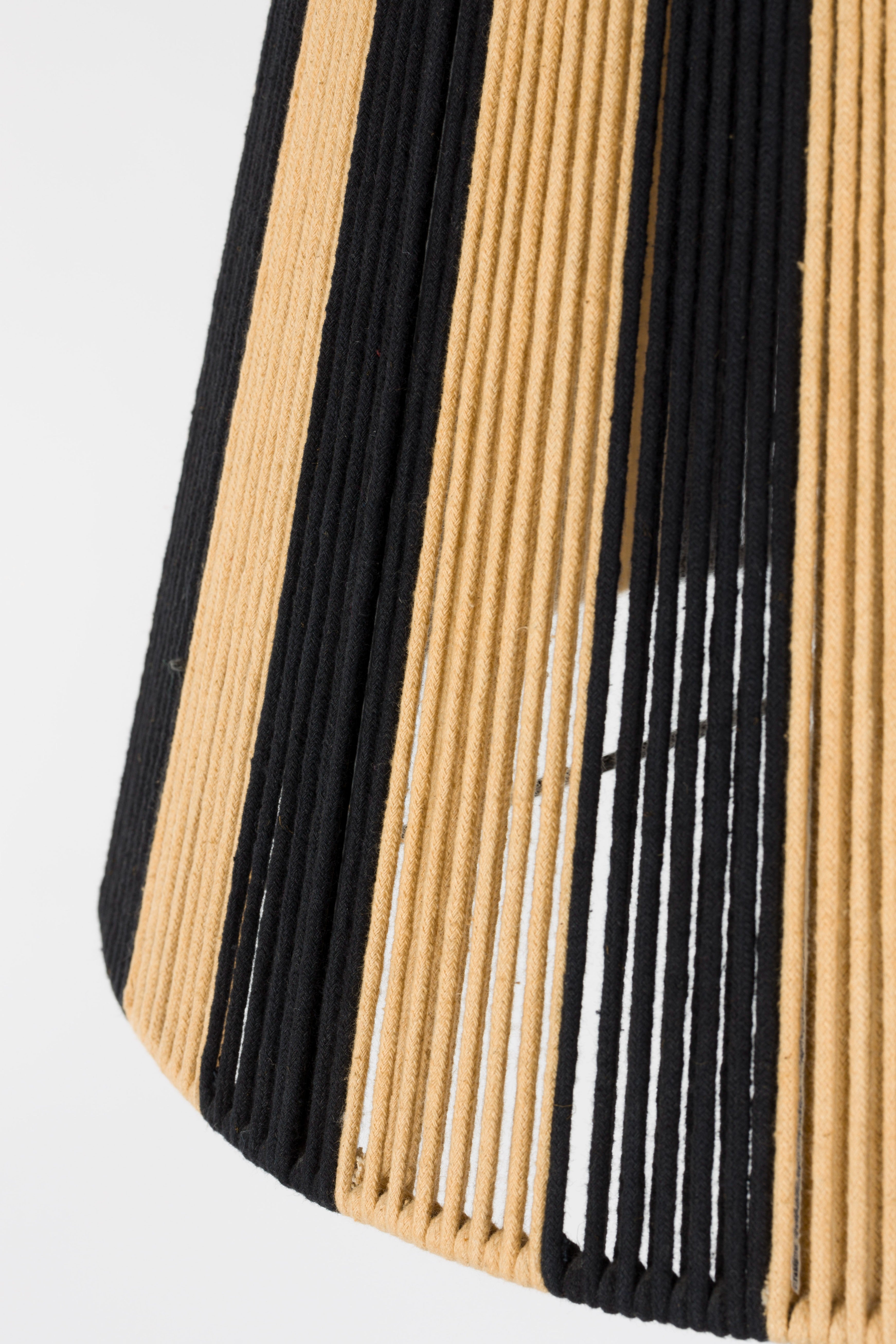 Vloerlamp STRIPE IT UP lichtbruin met zwart