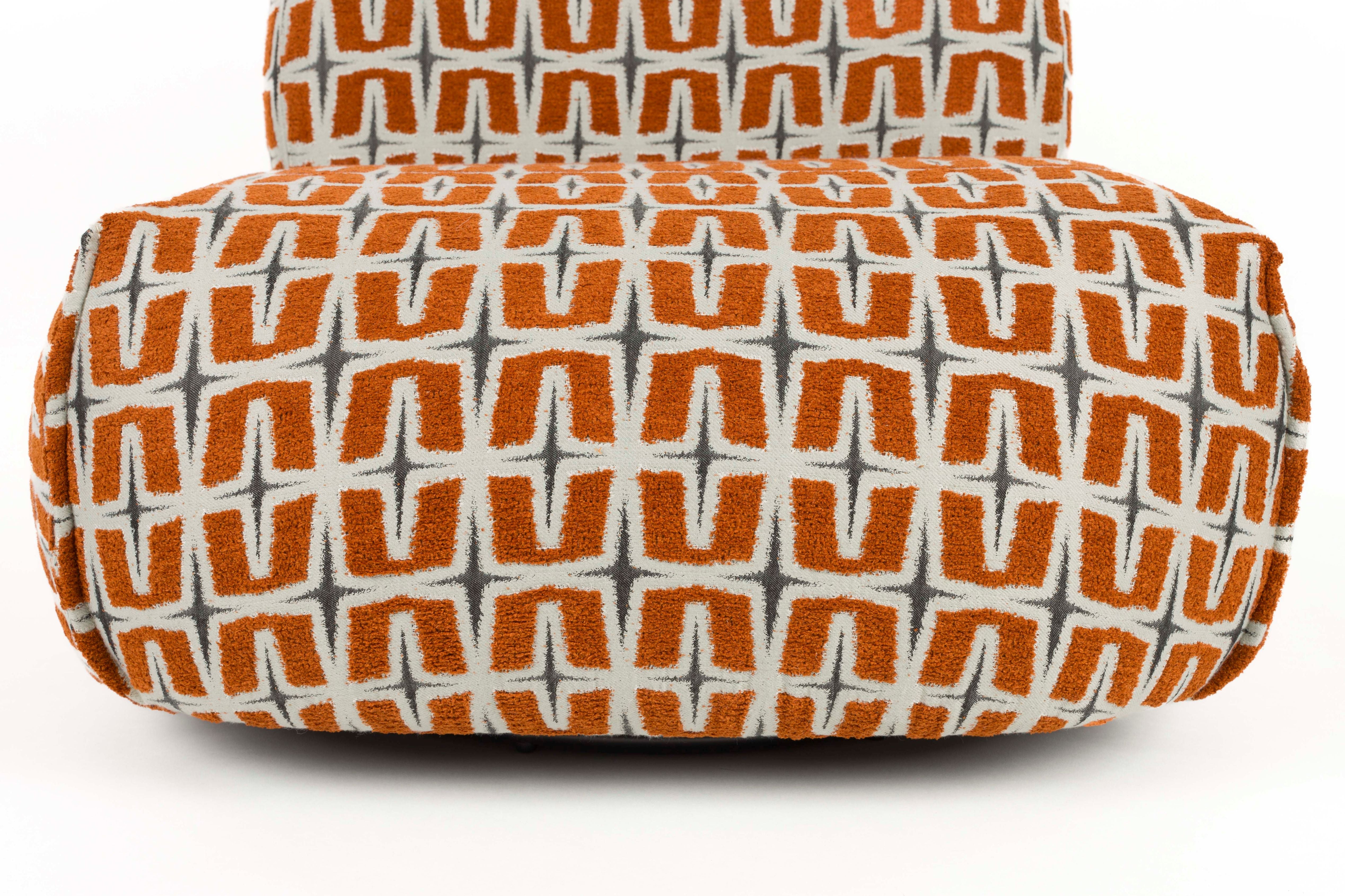 Oranje RITZ fauteuil met geometrisch patroon