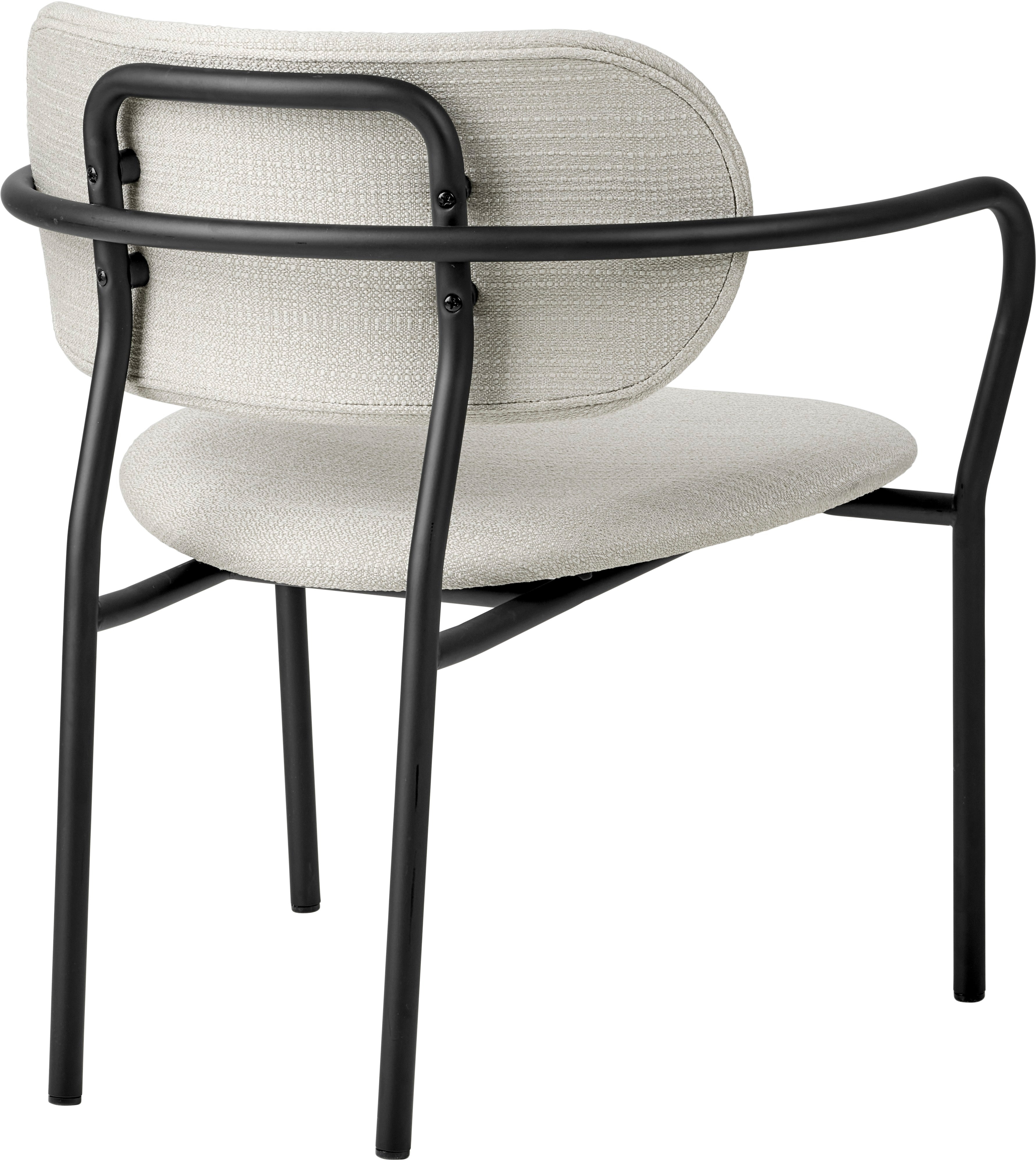 Gestoffeerde COCO fauteuil met zwarte basis