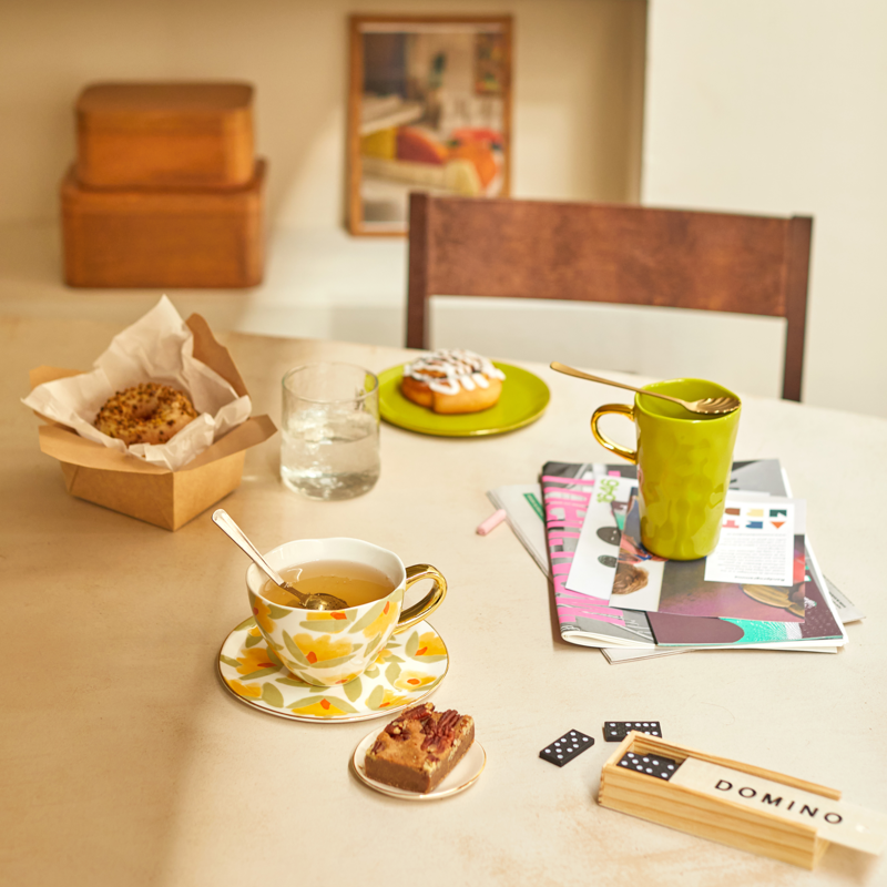 Teller GOOD MORNING cremefarben mit goldener Veredelung