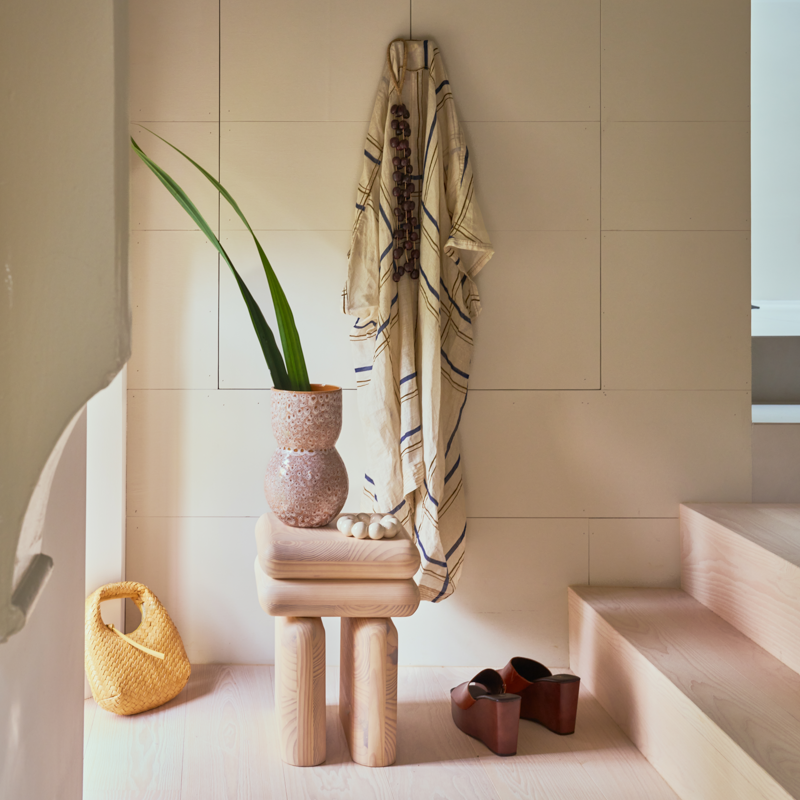 Zijtafel MONO van vurenhout