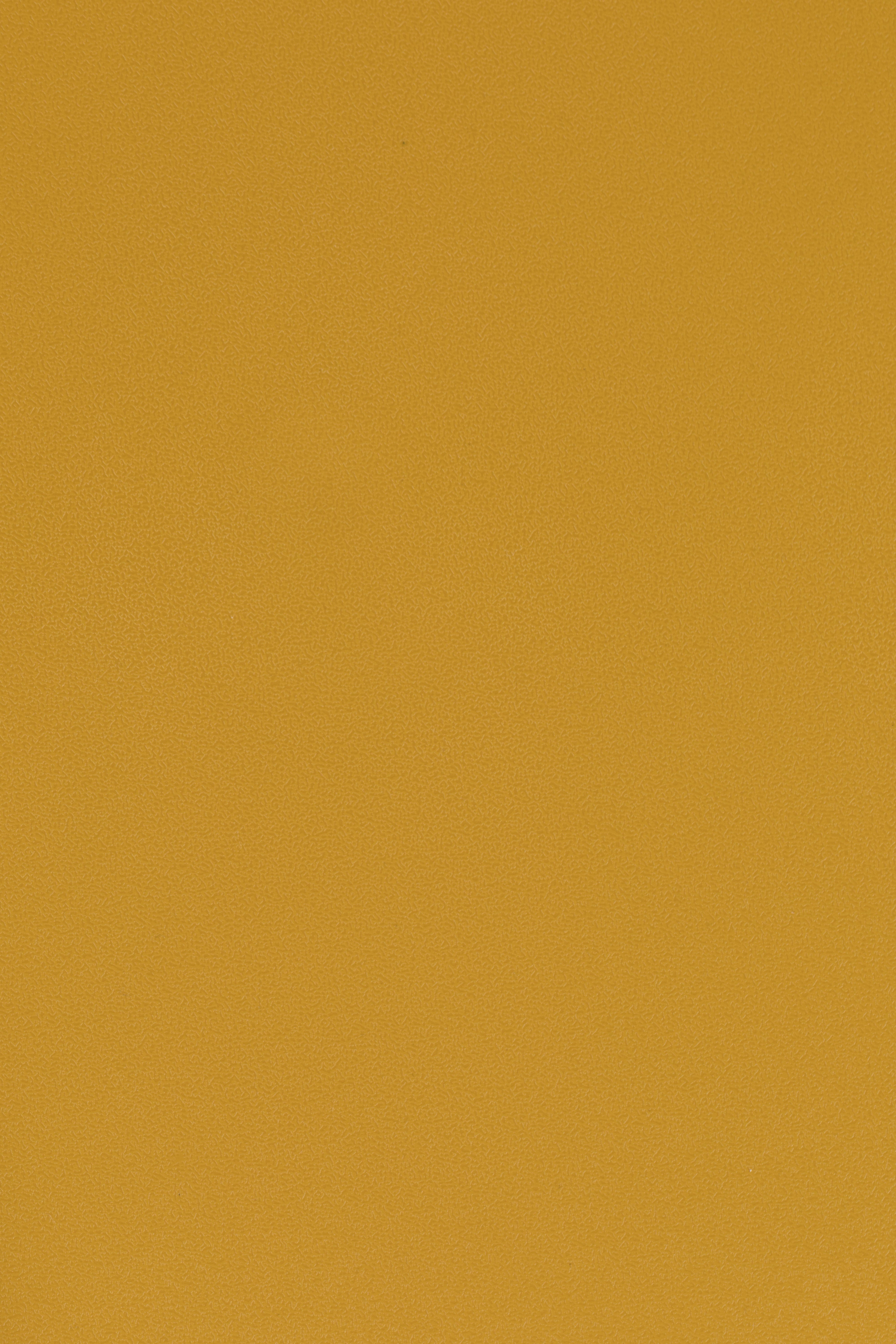 Stapel Ochra -Stuhl mit einer schwarzen Basis