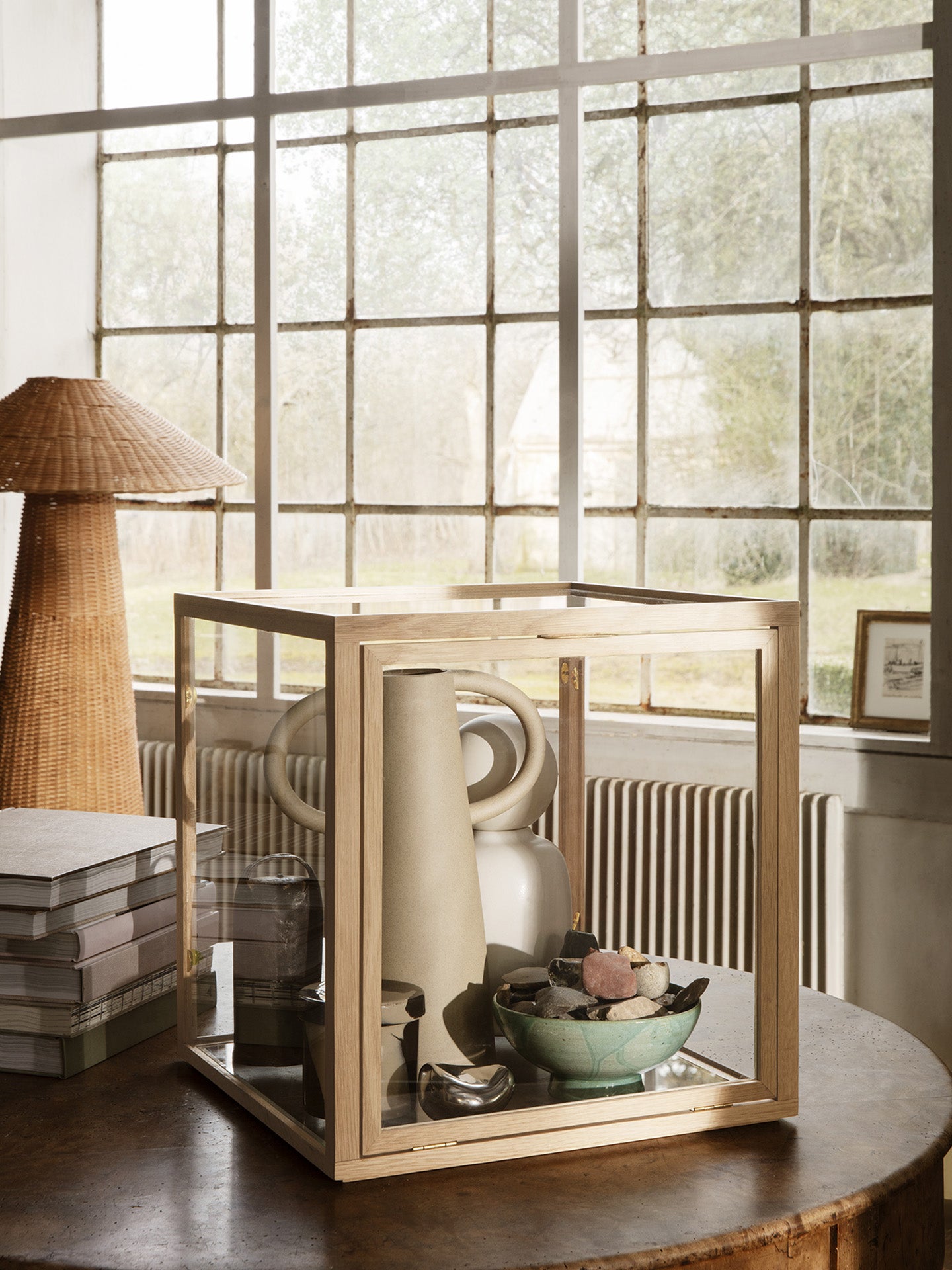 MIRU GLASS MONTRE Vitrine aus Eiche