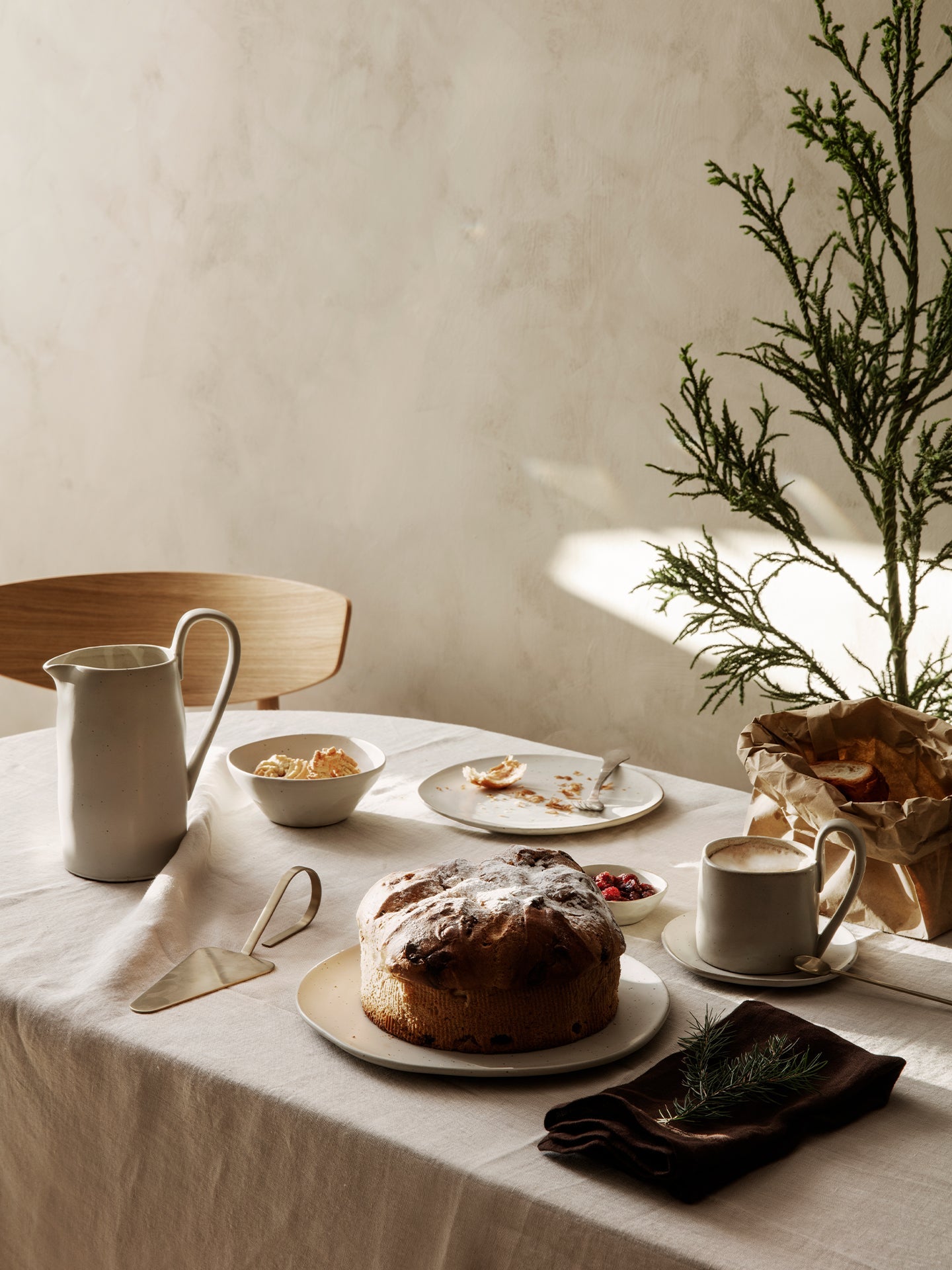 Becher FLOW gebrochenes Weiß