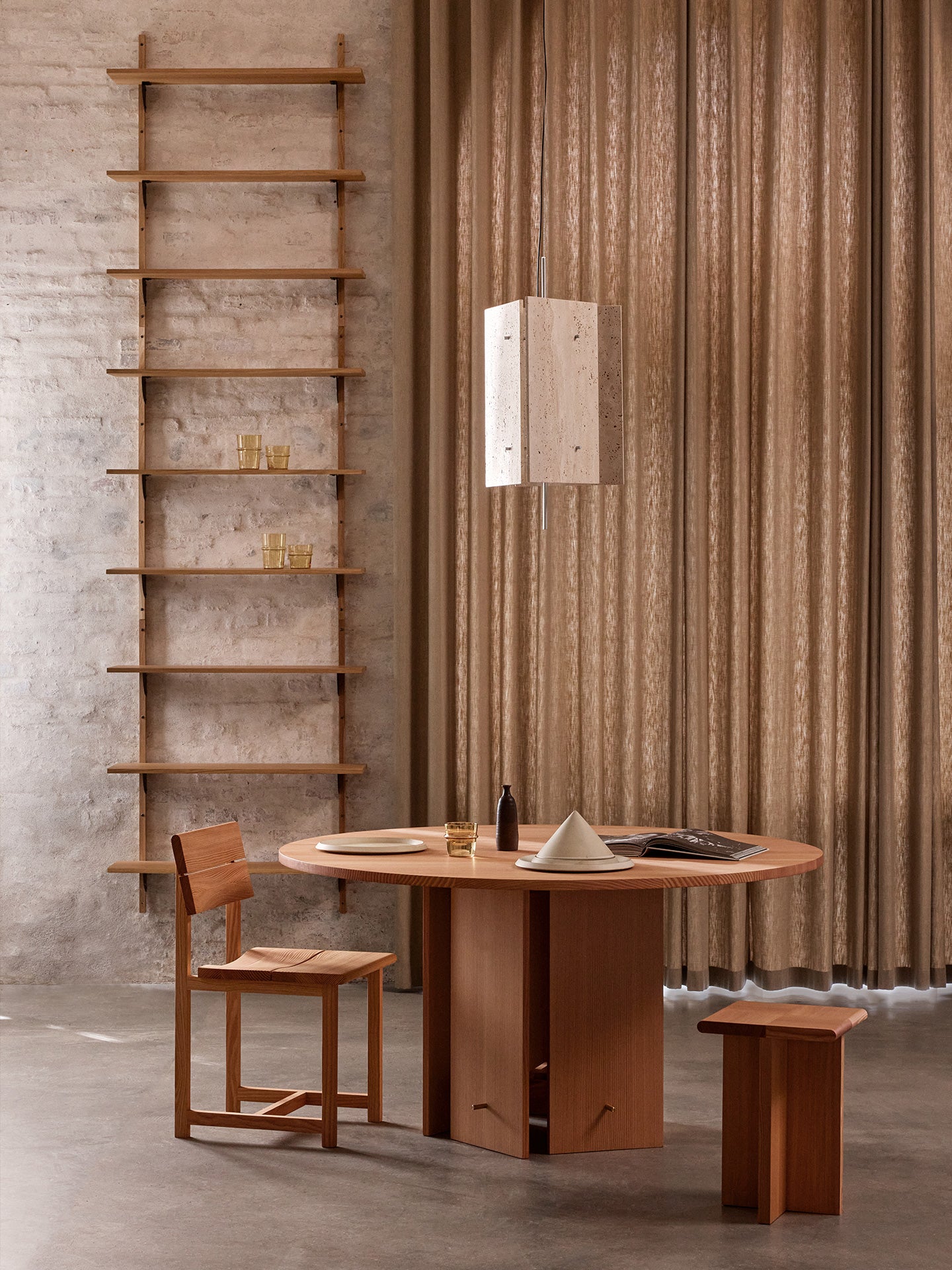 Ronde tafel AUKKO van massief dagleihout