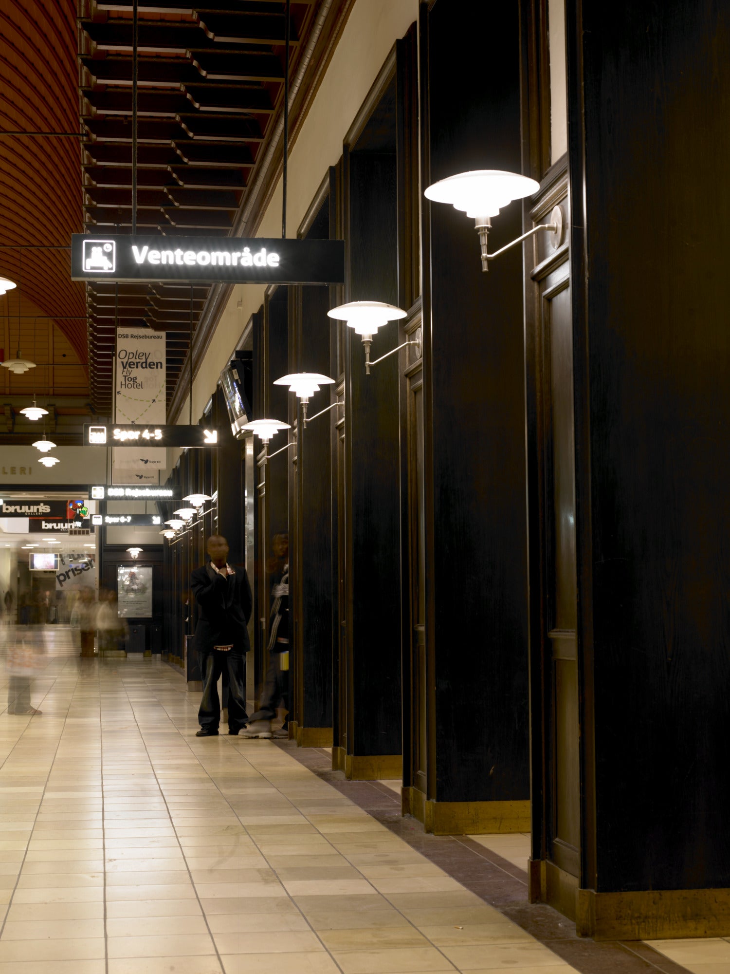 PH 3/2 Wall Lamp White with Chrome Base