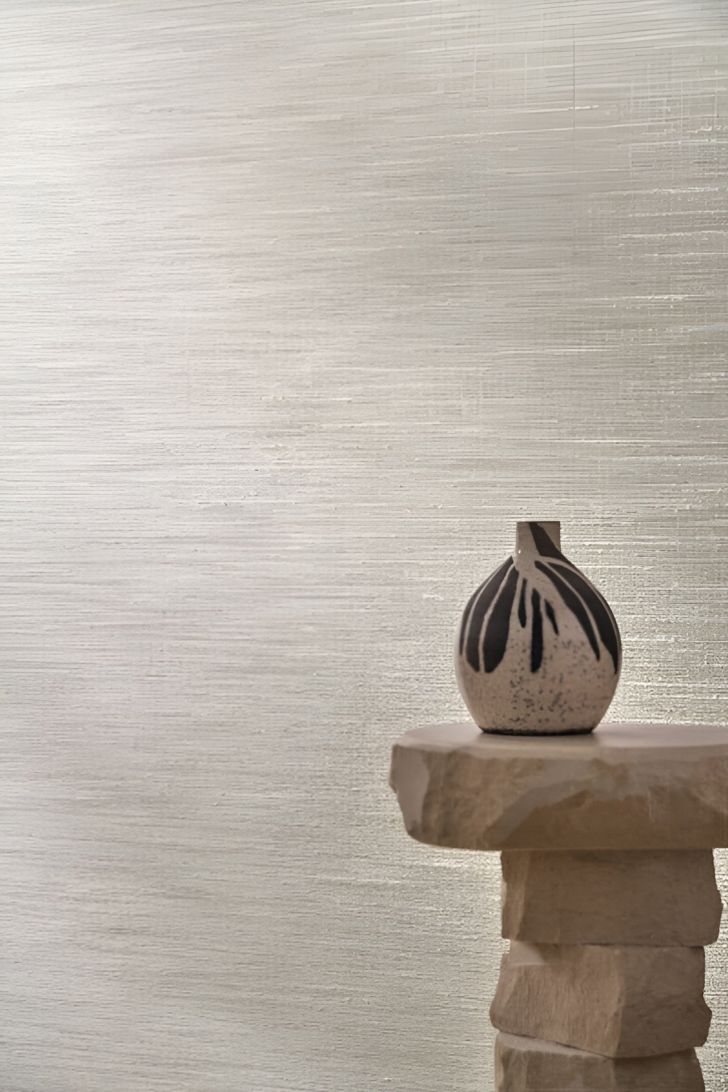 Textile wallpaper with a structural canvas imitation VENIZIA - GRÉGE beige