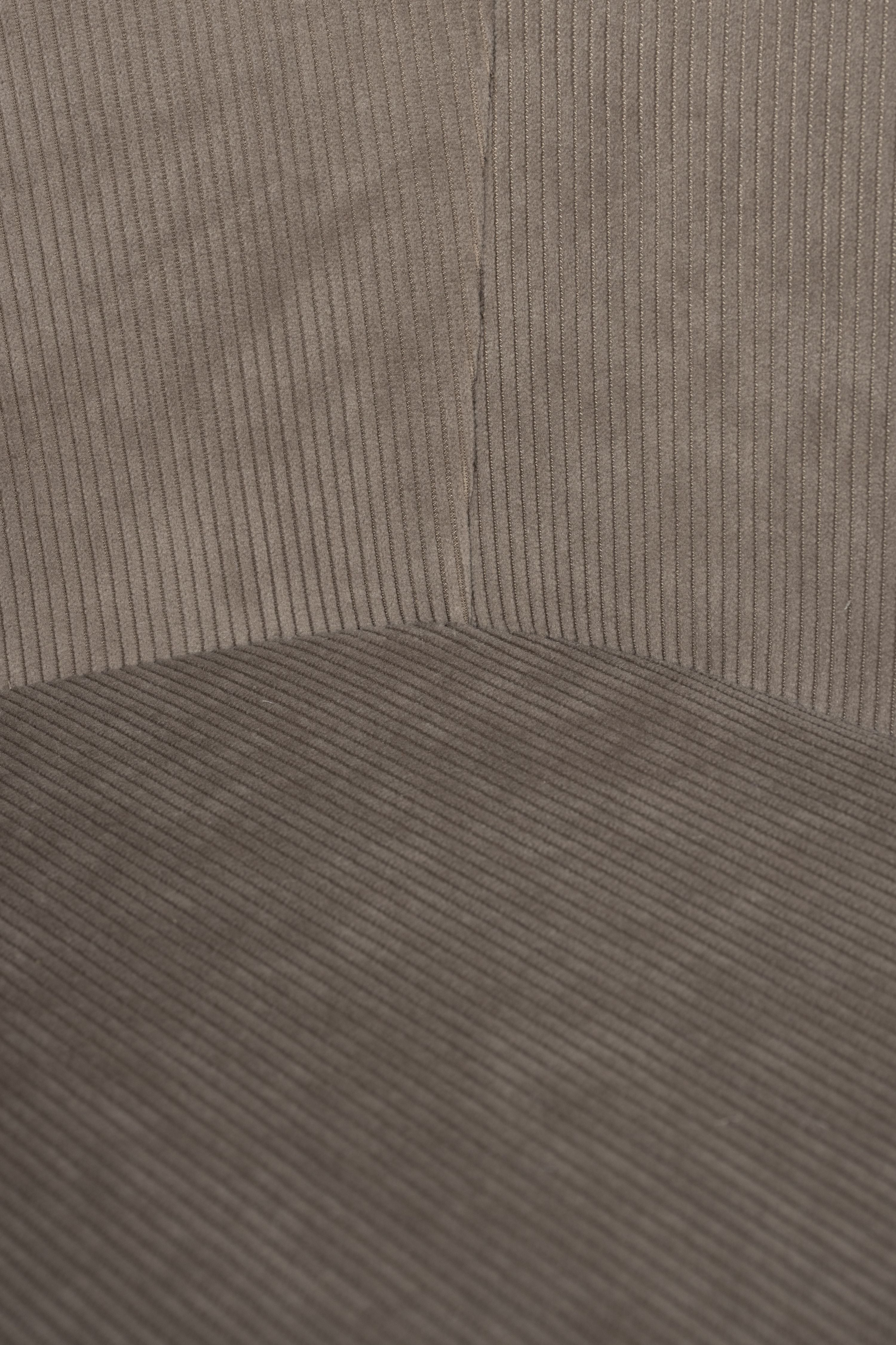 Junzo Rib Grey Office Stuhl mit einer schwarzen Basis