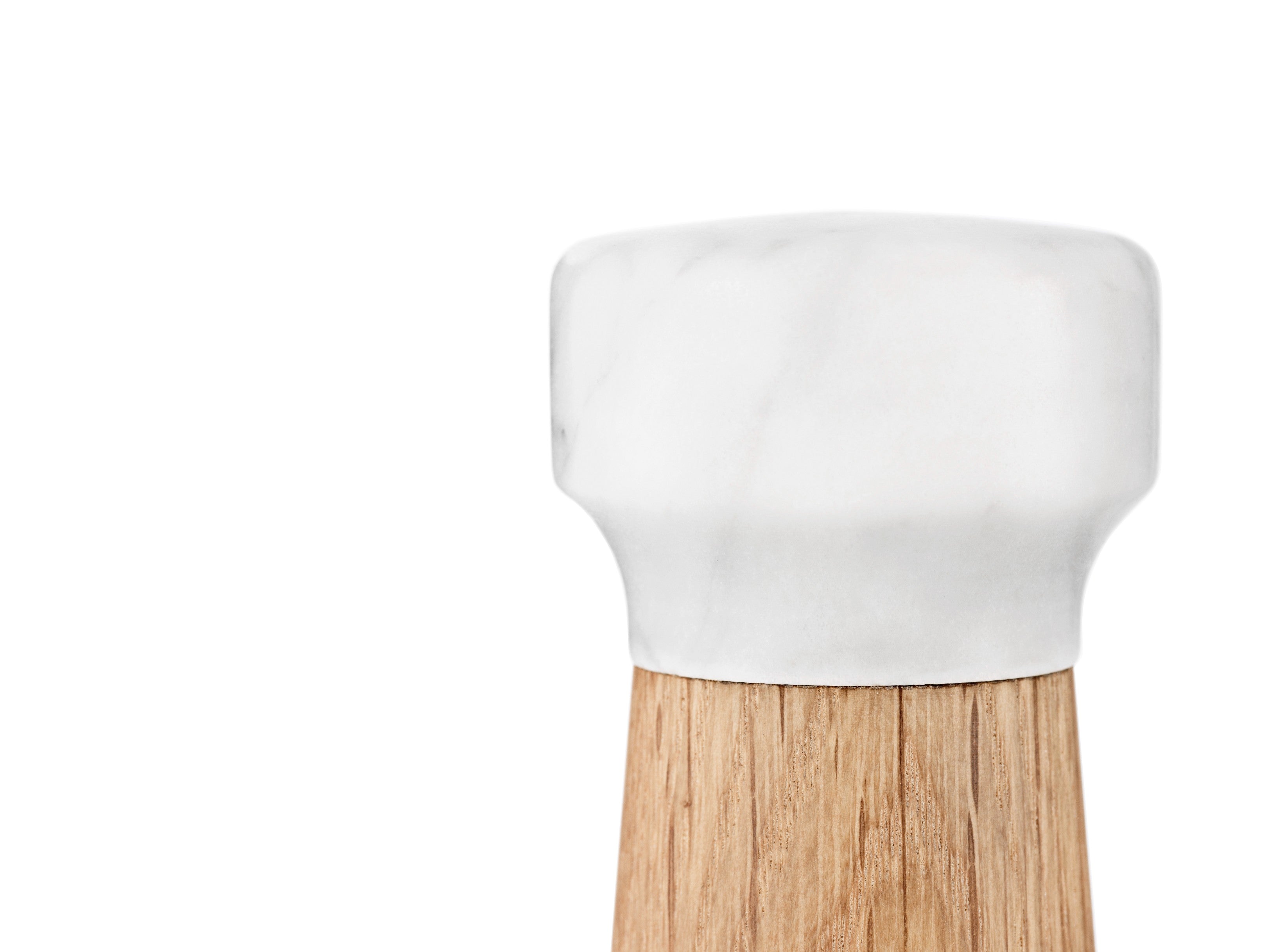 Zoutmolen CRAFT van eikenhout met witte marmer