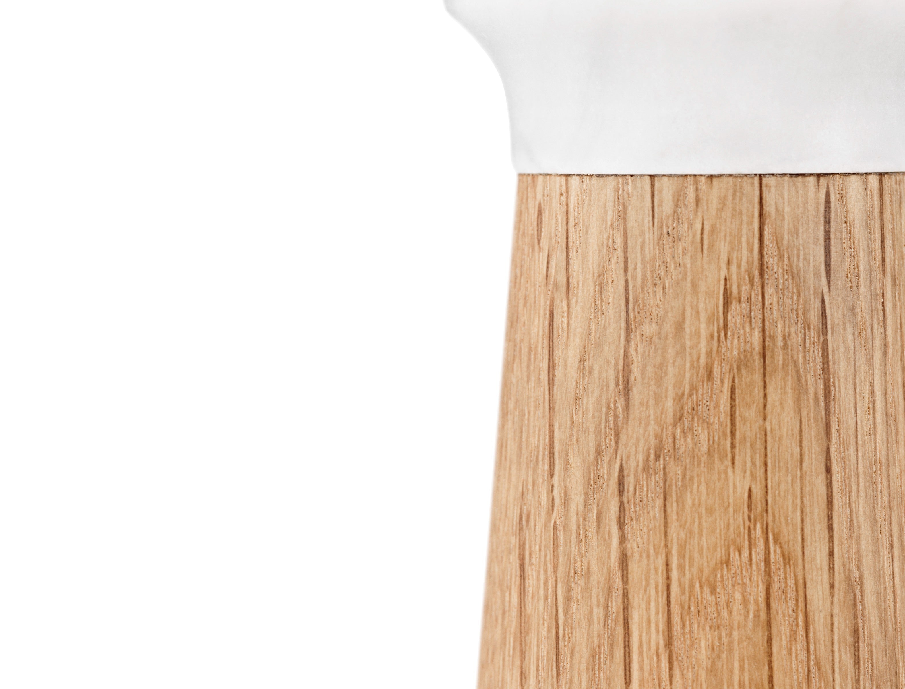 Zoutmolen CRAFT van eikenhout met witte marmer