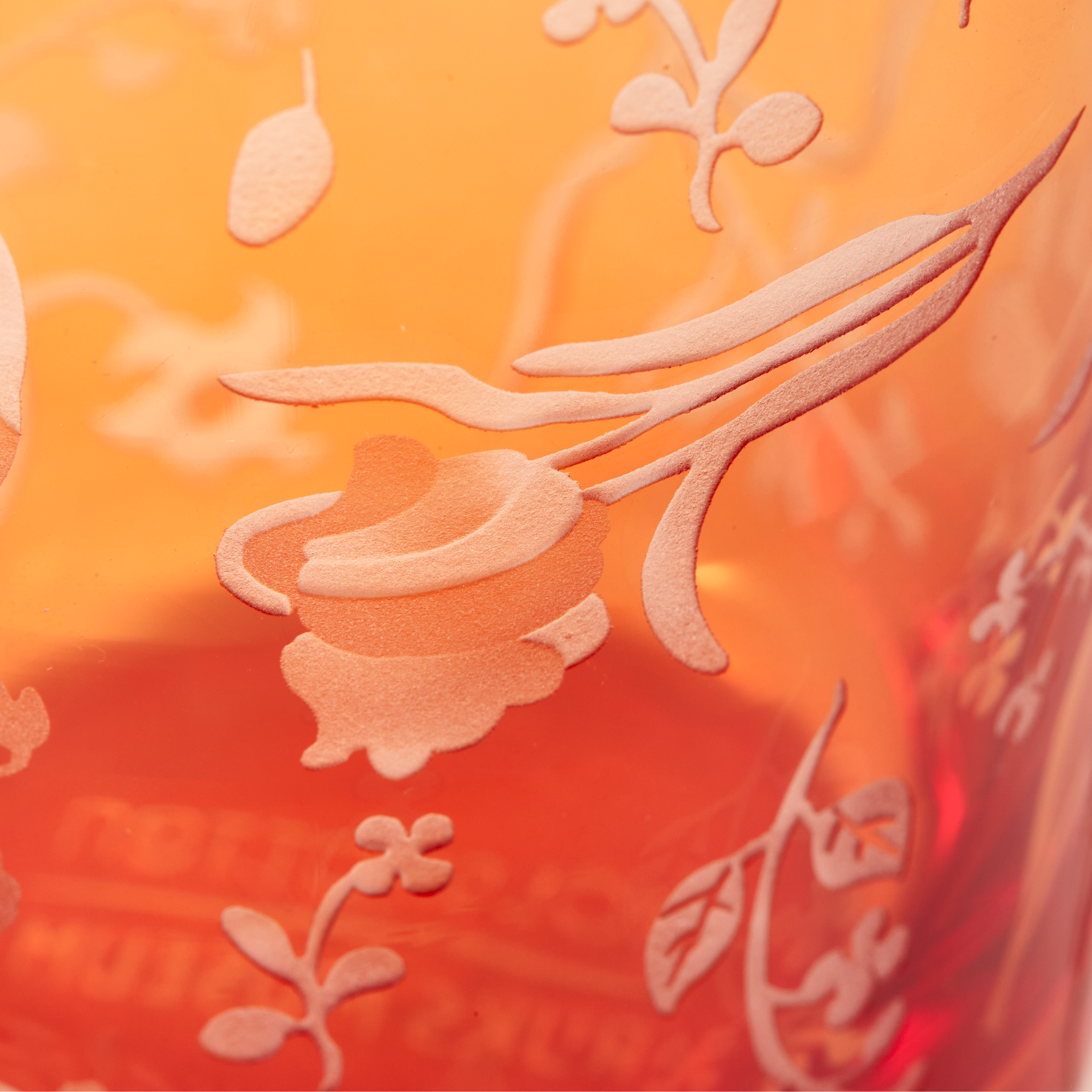 Set von Gläsern SCATTERED FLOWERS orange mit sandgestrahltem Muster