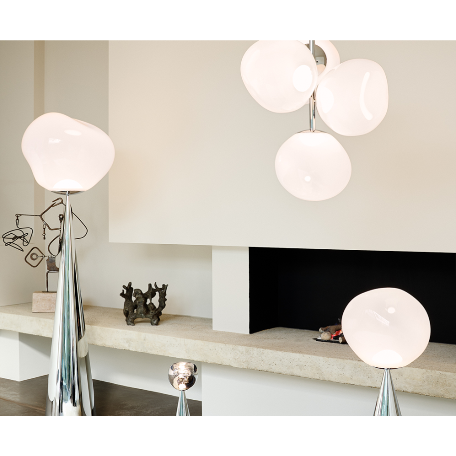 MELT opaalkleurige kroonluchter met zilveren afwerking