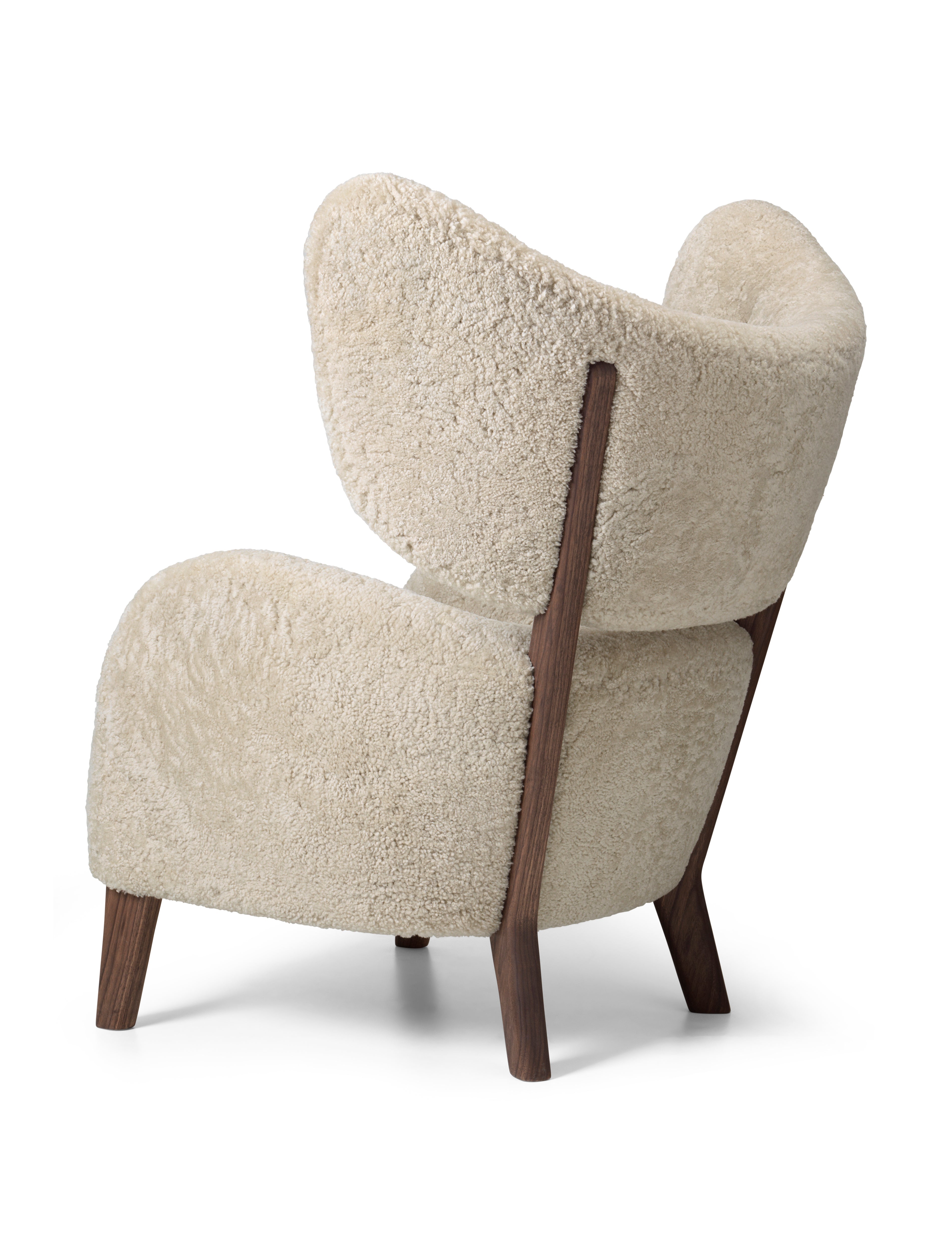 MY OWN CHAIR Armchair with Sheepskin and Walnut Base