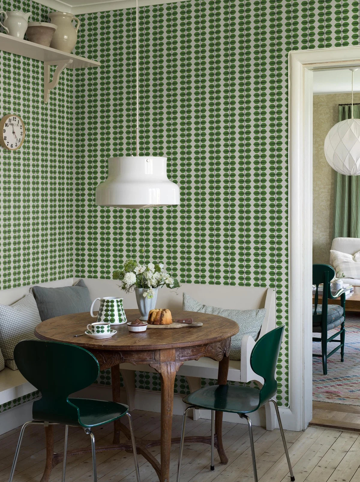 Behang met plantmotief van bladeren BERSÅ wit met groen