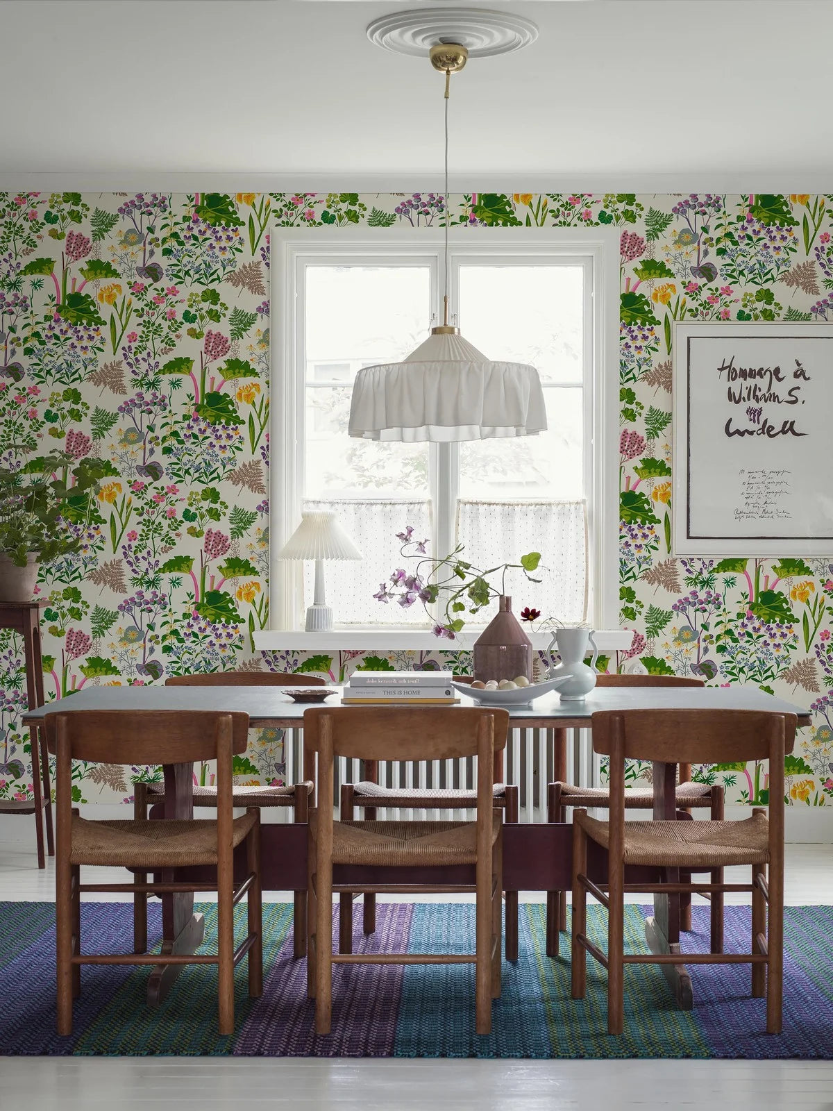 Wallpaper with a floral plant pattern GOCKEN JOBS RABARBER white with green