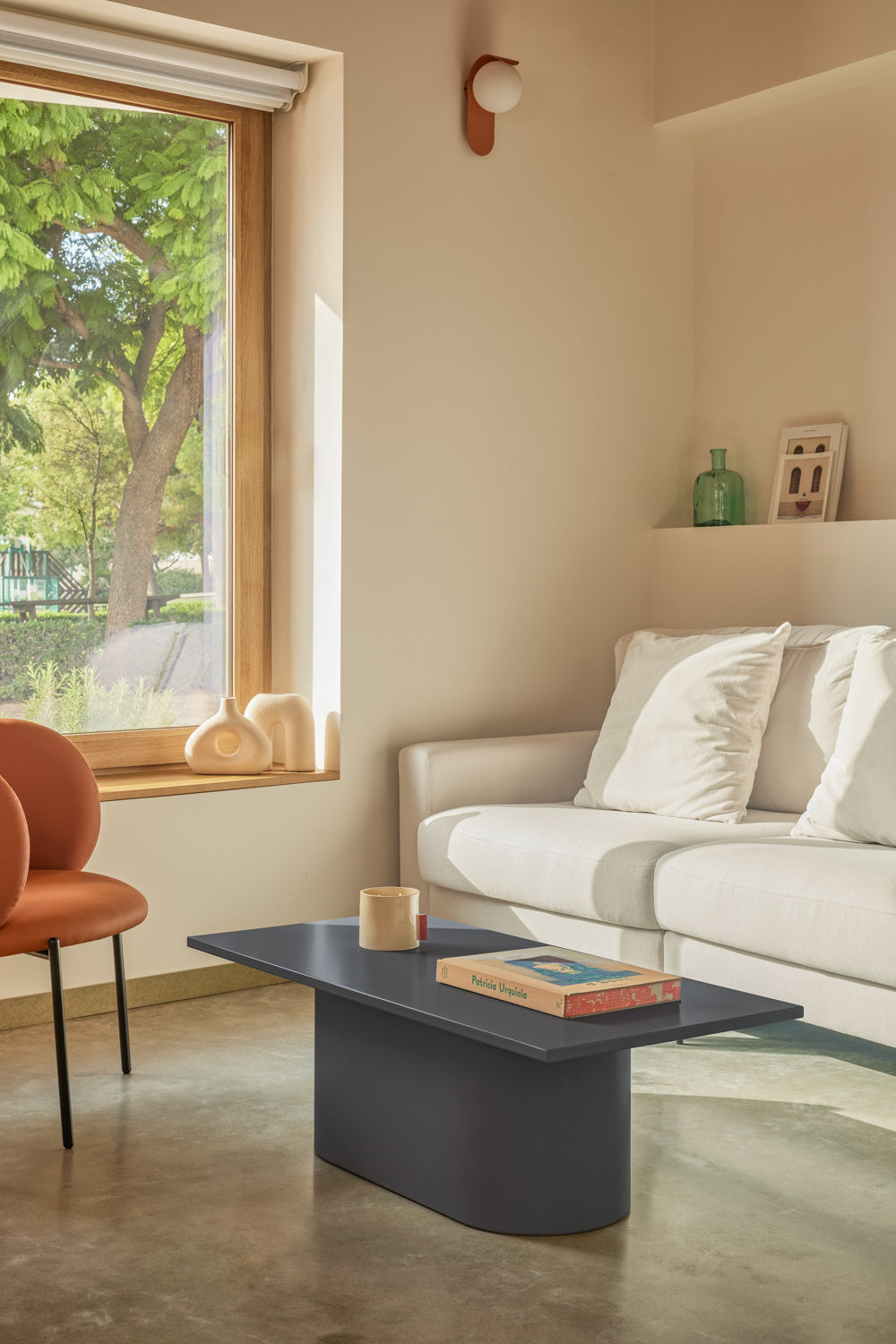 Tafeltje TOTEM antraciet