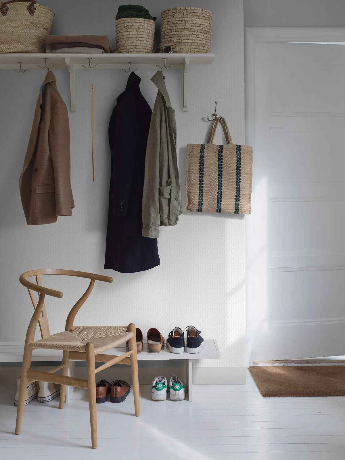 Vliesbehang van papier met geometrisch patroon YPSILON gebroken wit