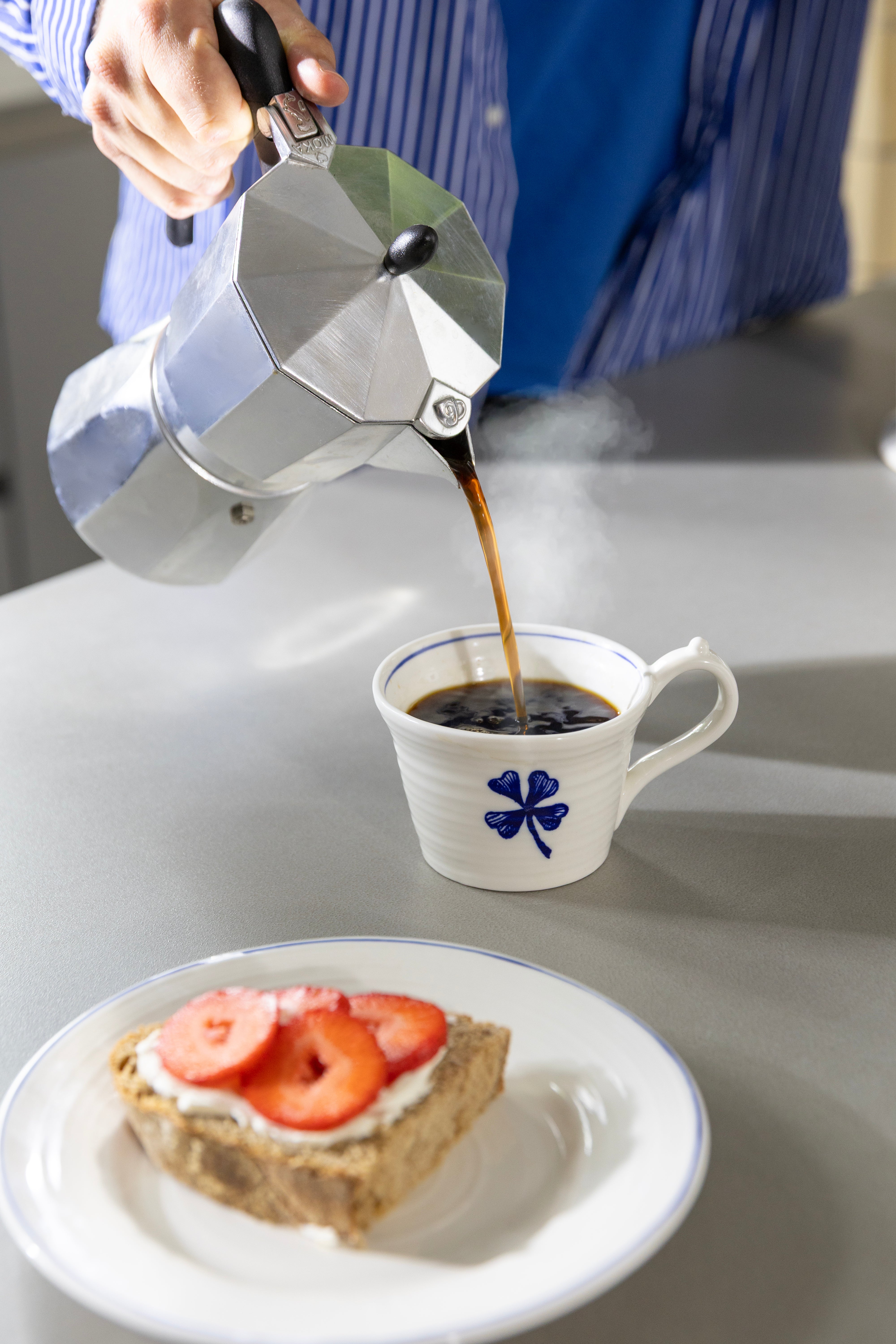 ANOUK CLOVER white and blue cup set