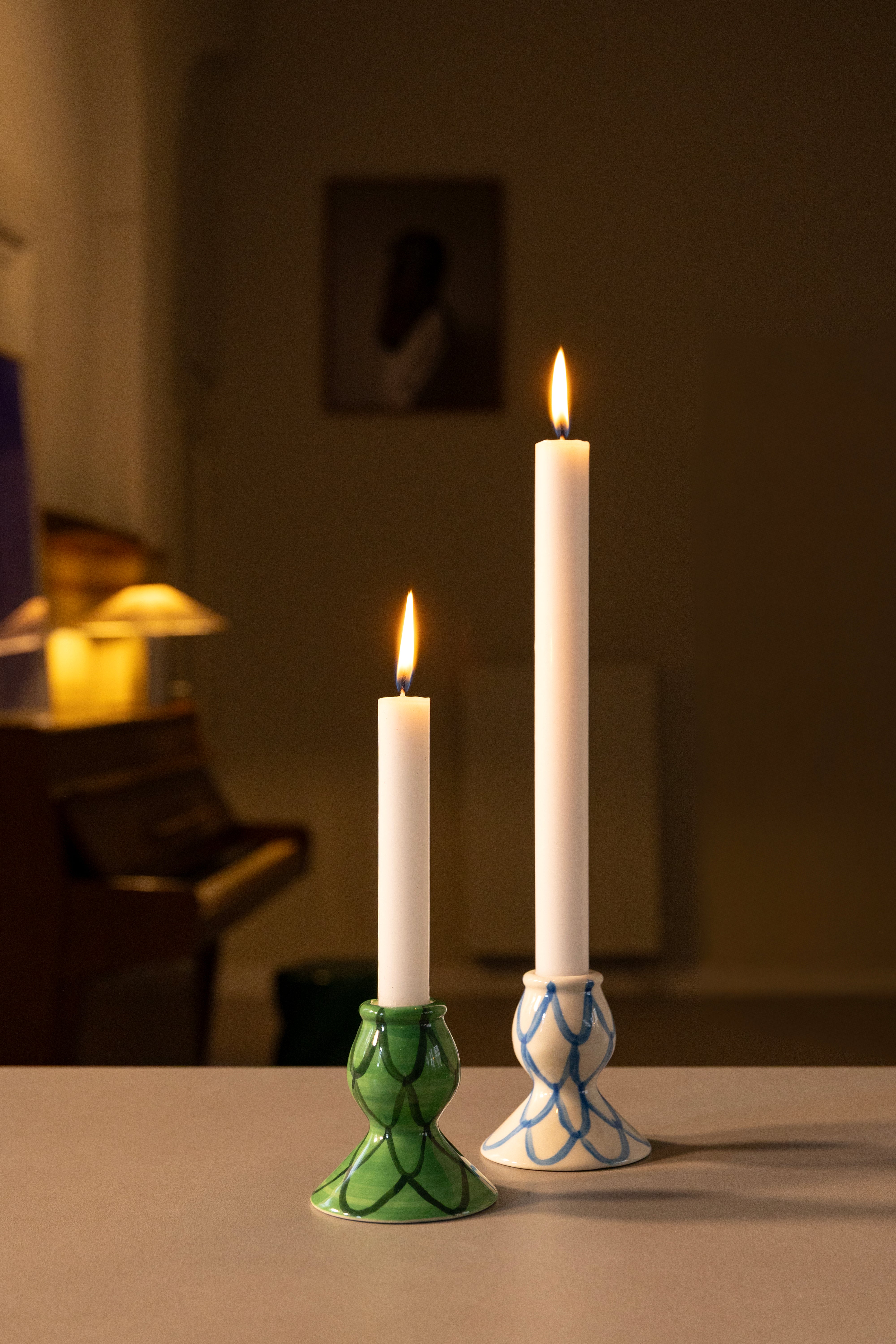 Weißer SIRENE Kerzenhalter mit Blau