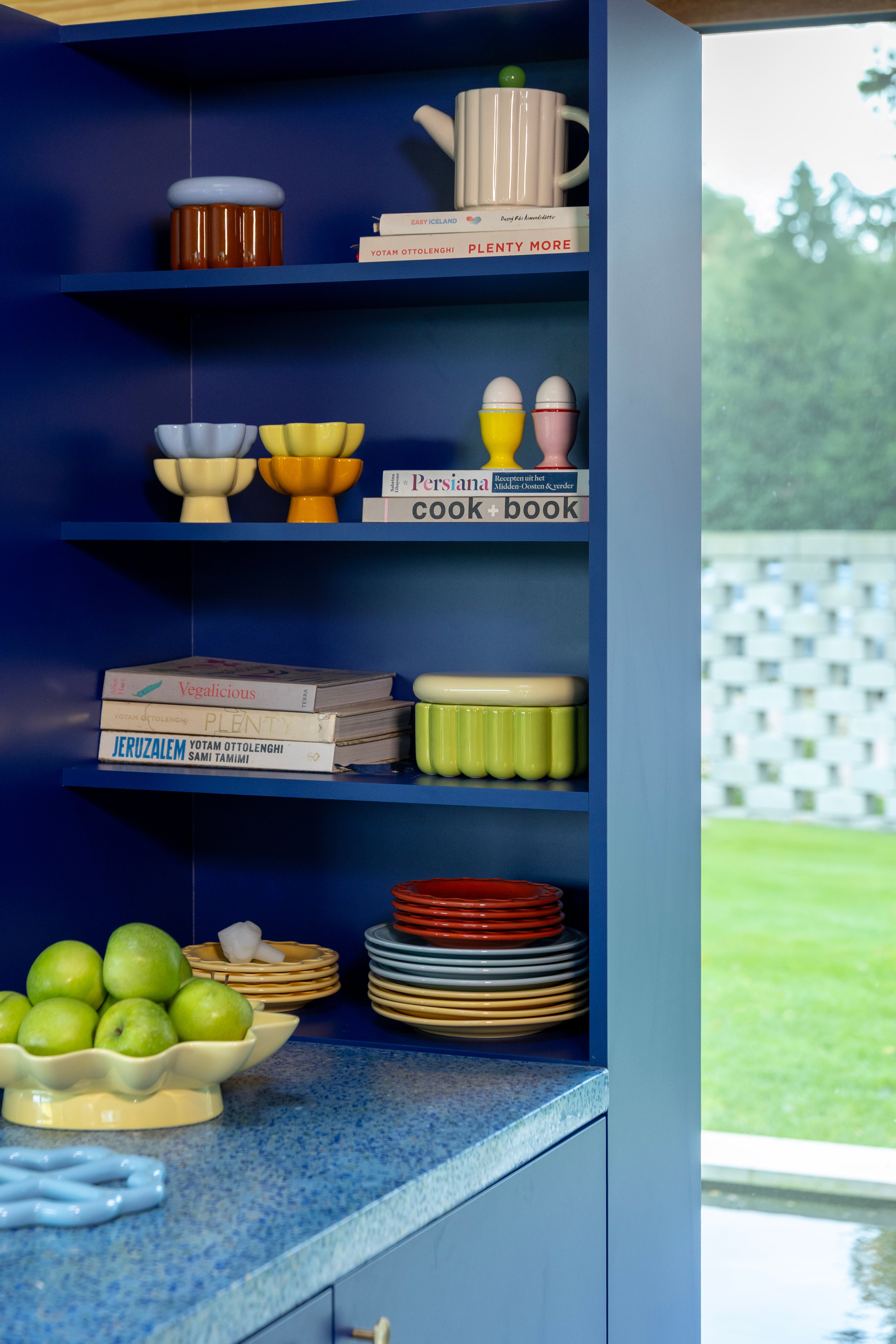 Eierdoos en pepervaatje EGG geel met blauw en wit