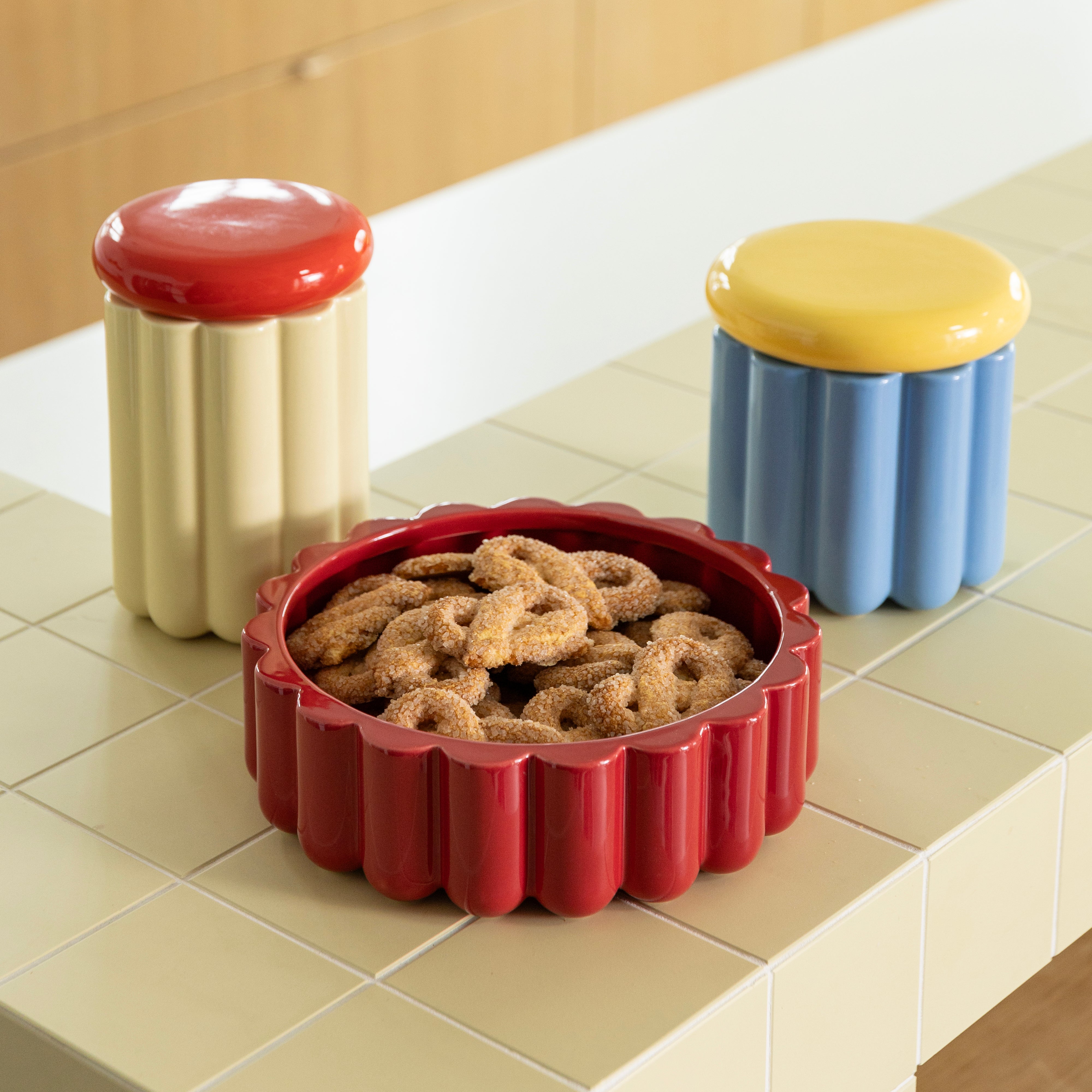 CHARLO container red with pink lid