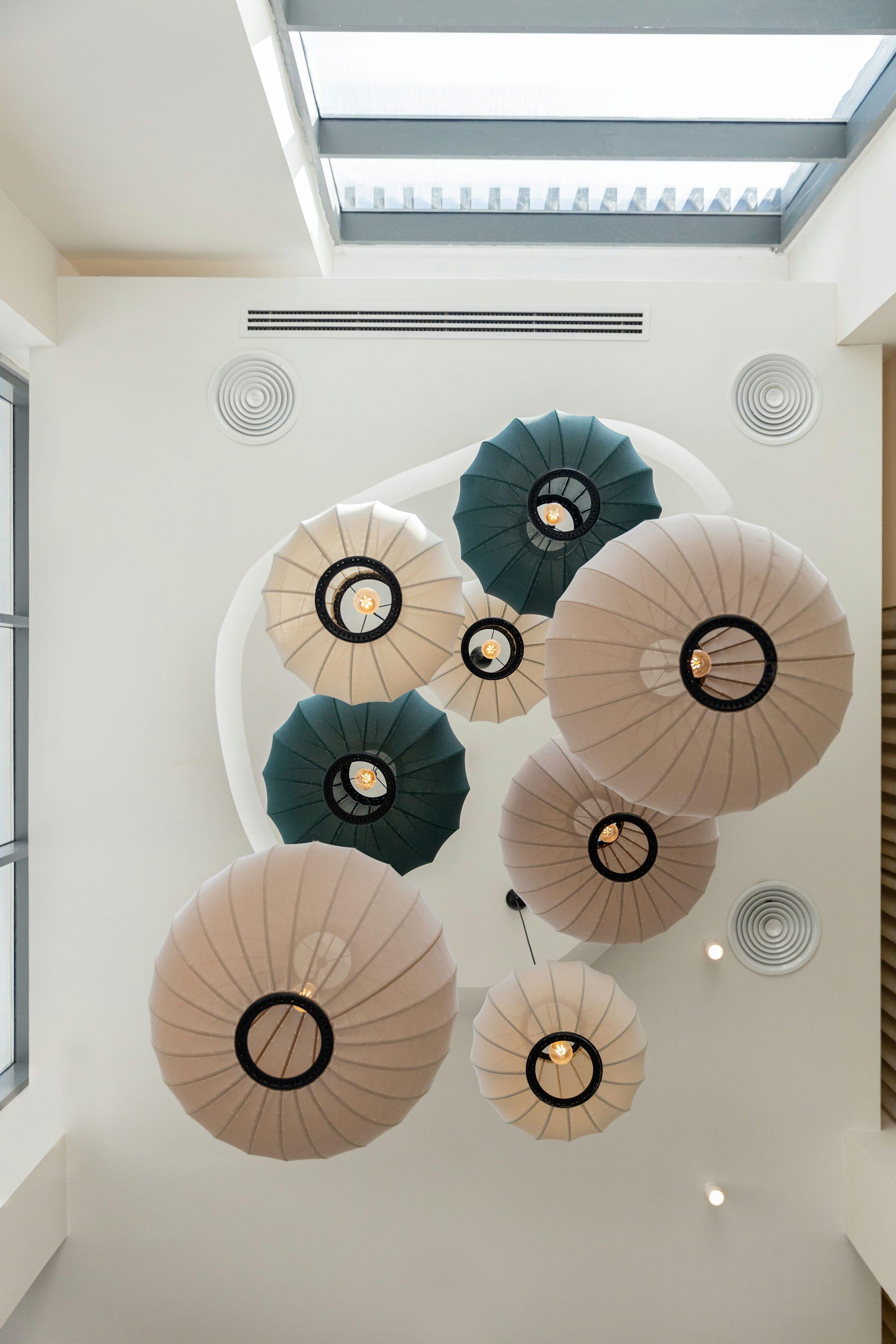 Hanglamp KNIT-WIT ROND zandkleurig