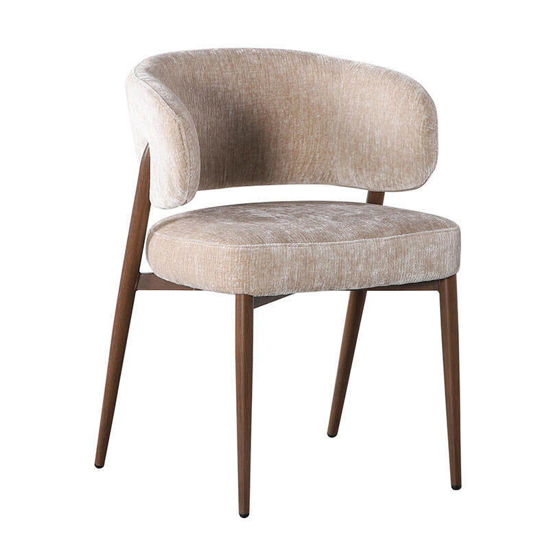 Beige FUJI stoel met een donkere houten basis