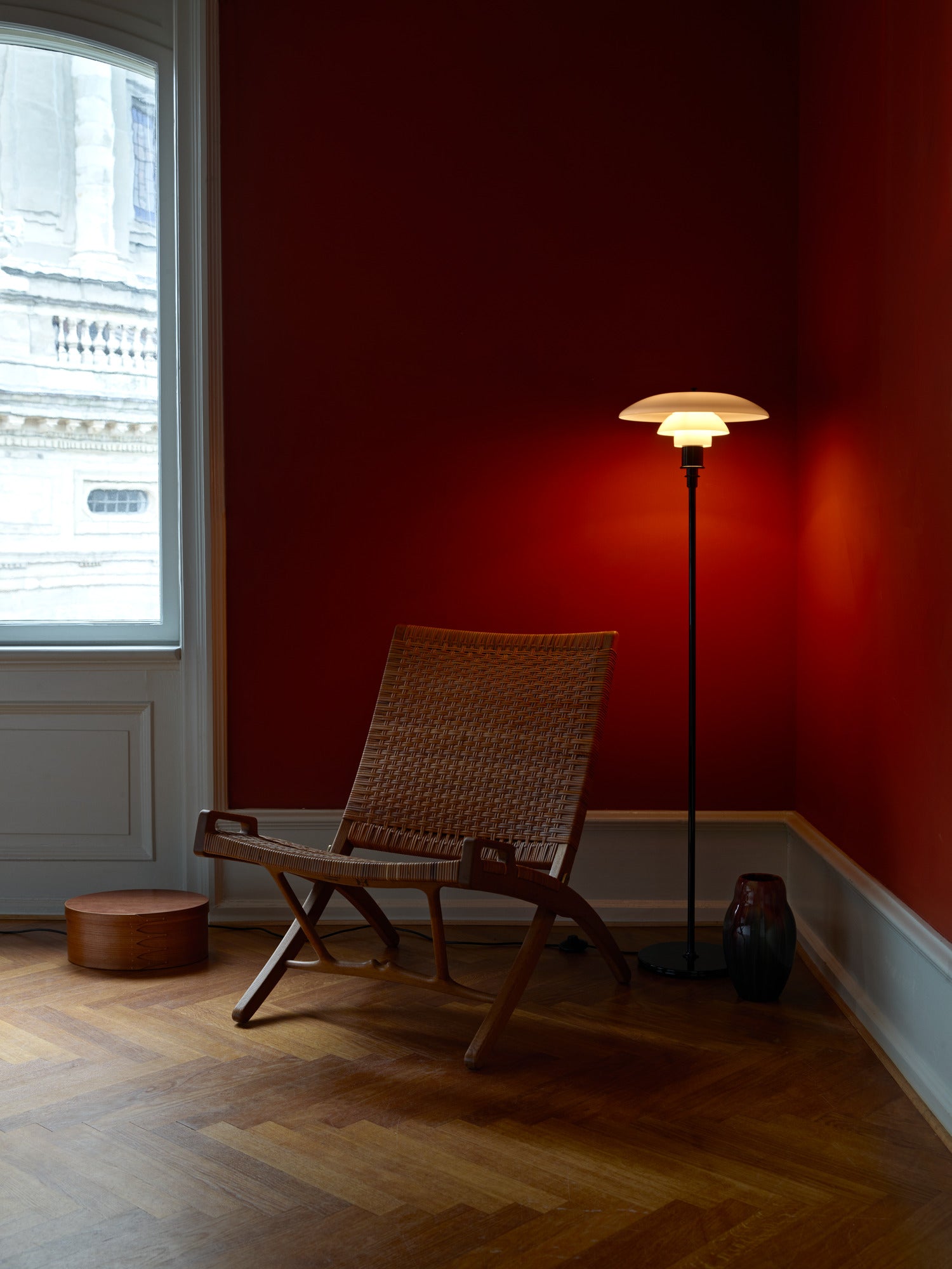 Vloerlamp PH 3½-2½ wit met zwarte voet