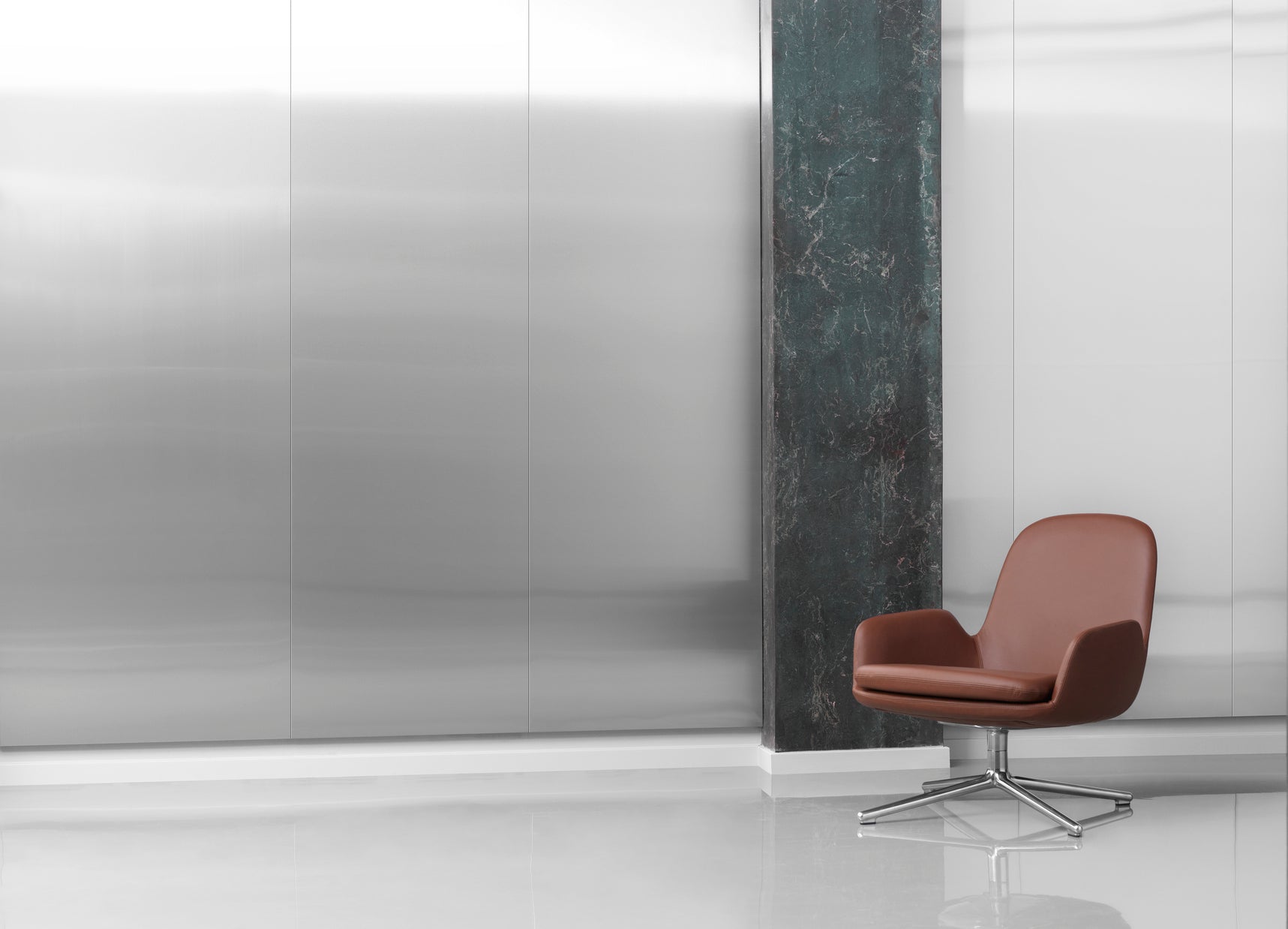 Fotel obrotowy ERA LOW aluminiowa podstawa do salonu