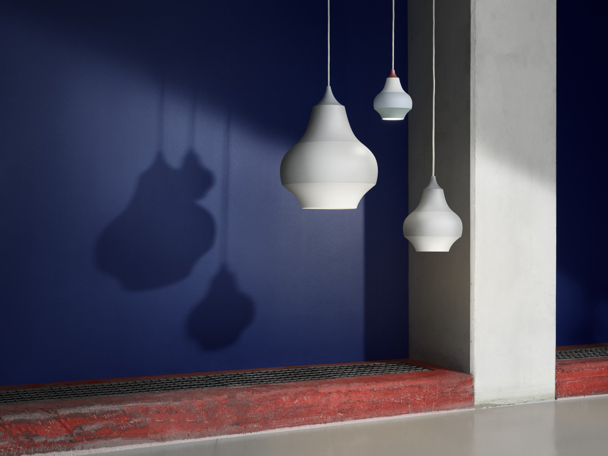 Pendelleuchte CIRQUE weiß mit grauem Ende