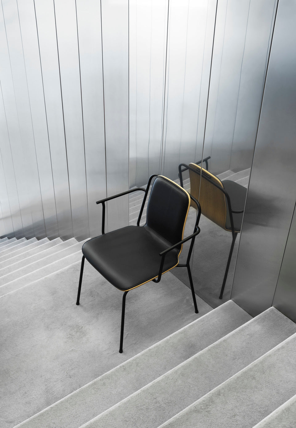 Chair with armrests Studio Upholstered front with brown ash veneer and black base