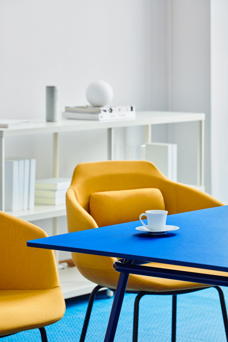 Stoel ULTRA met metalen basis