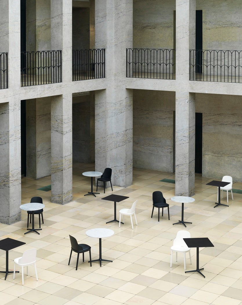 Café tafel ALLEZ met marmeren blad en zwarte basis