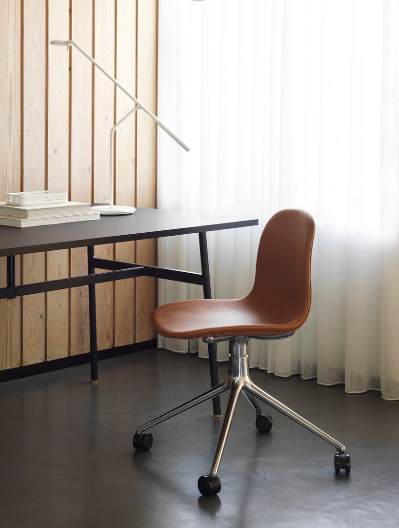 4W Black Form Office chair with an aluminum base on wheels