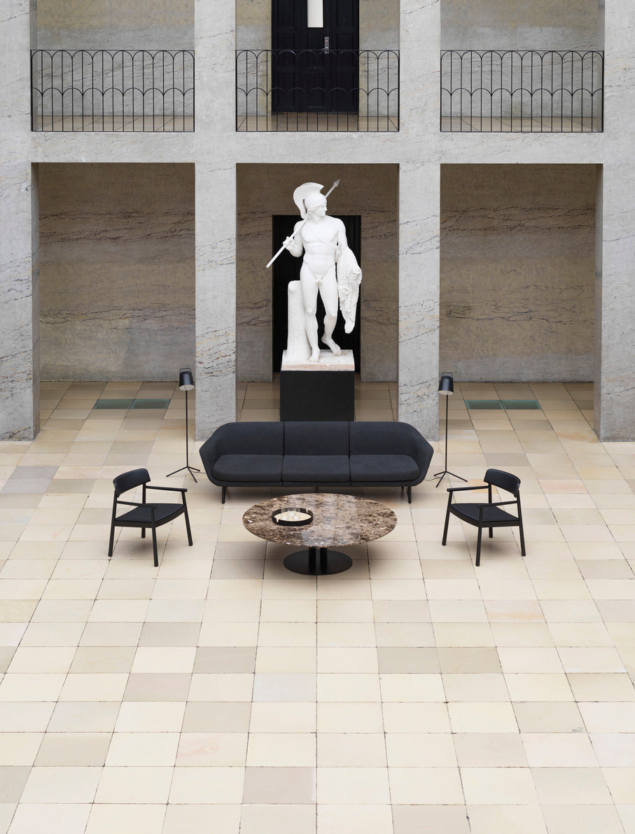 Round coffee table Scala marble coffee top with a black base