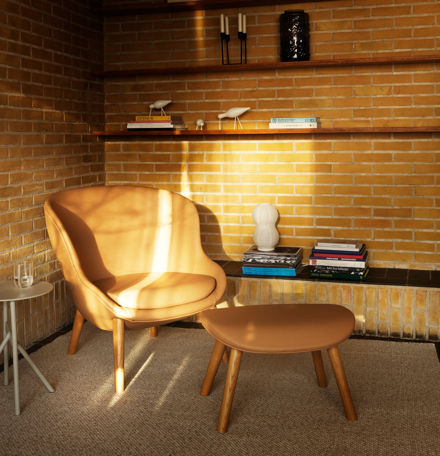 Hyg Upholstered footrest with an oak base