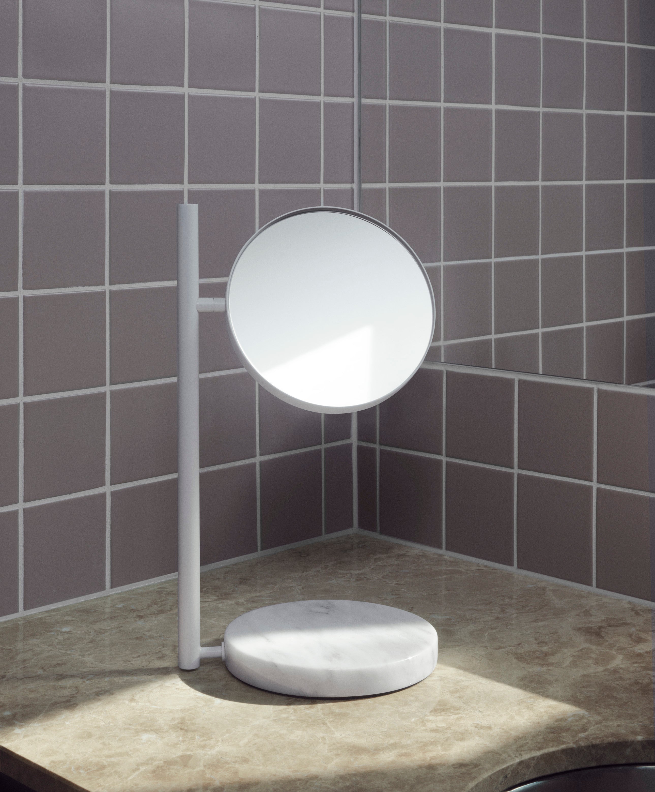 Freestanding Mirror POSE White Marble