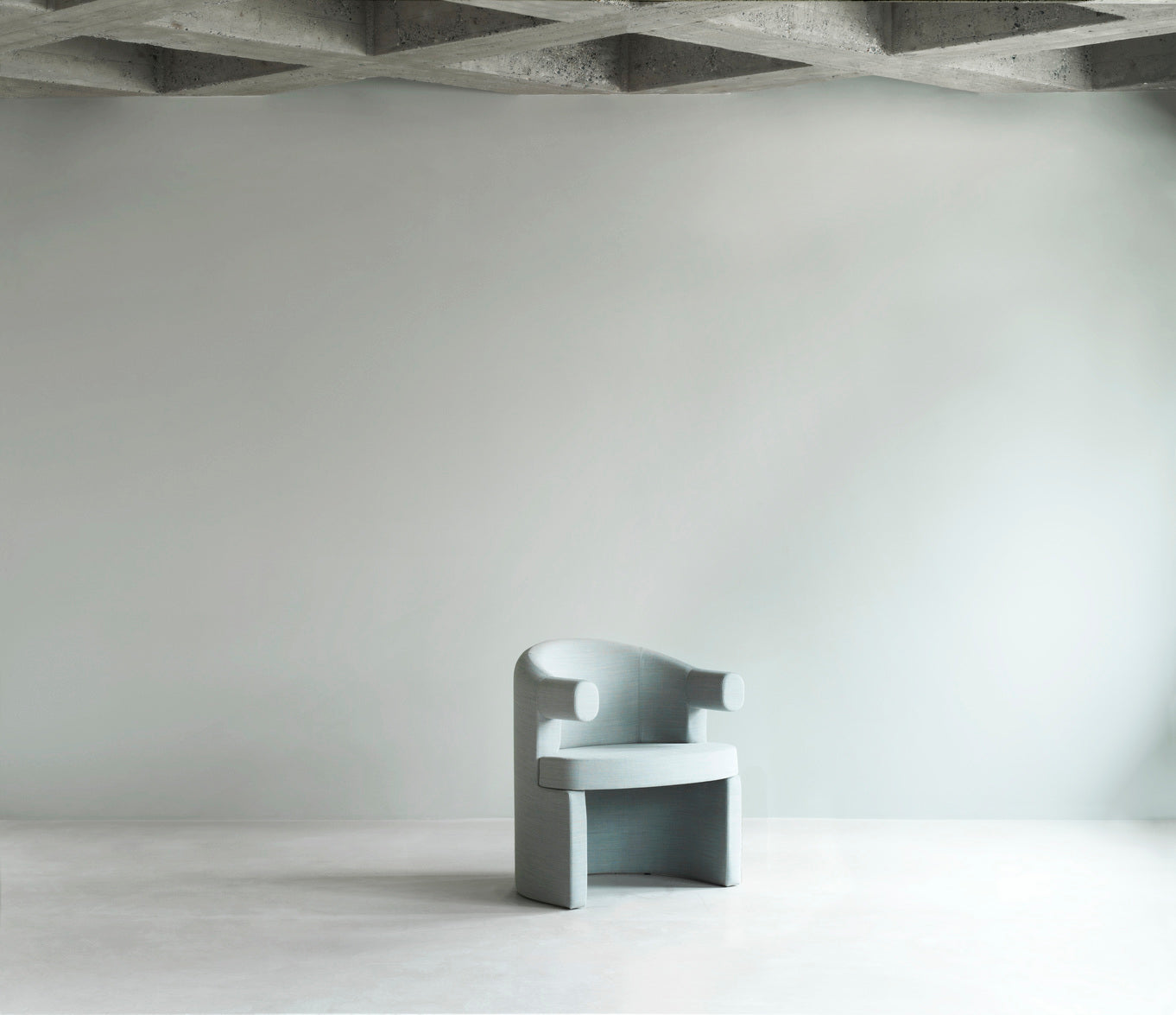 Upholstered burr armchair