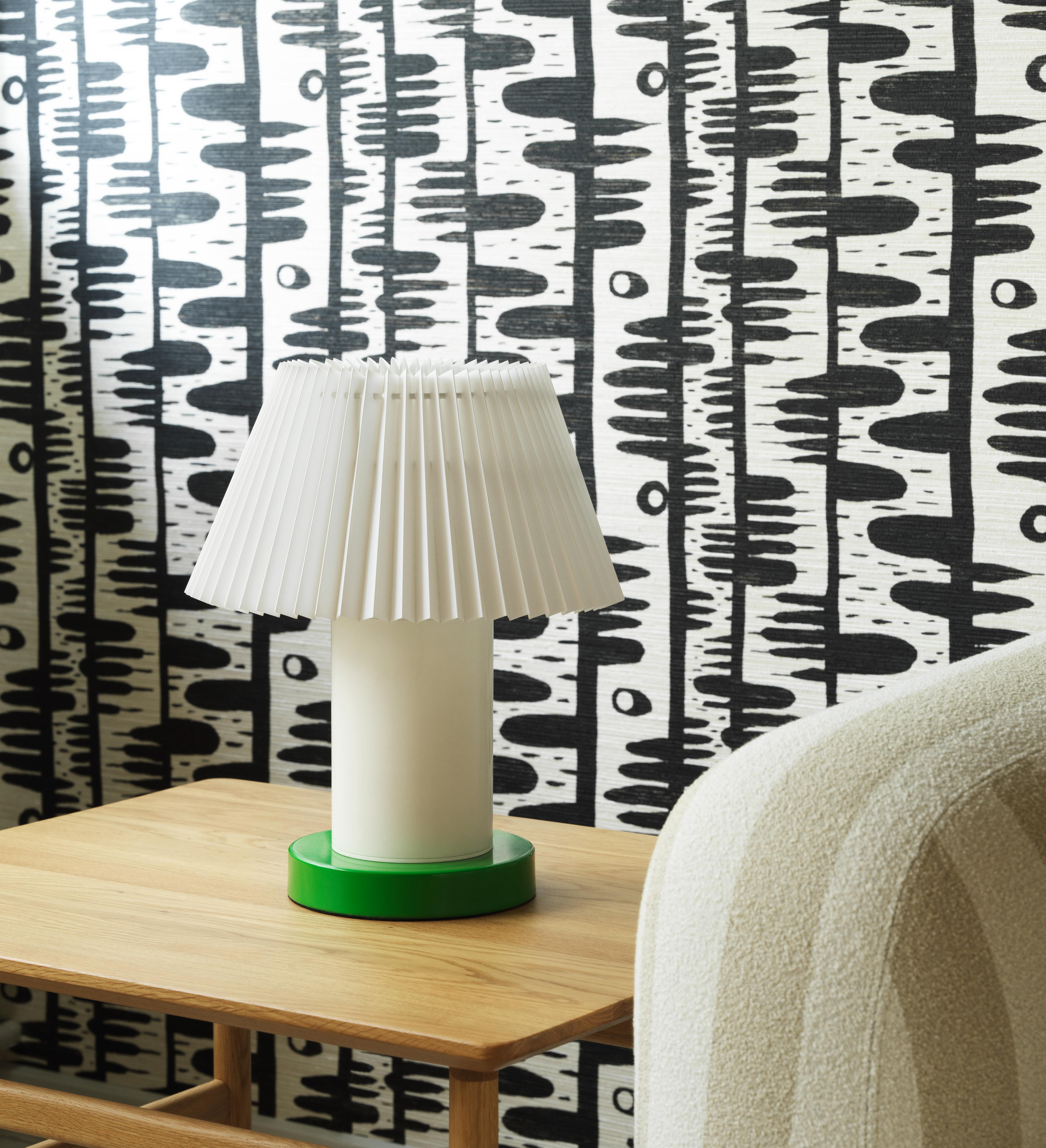 CELLU Tischleuchte weiß mit grünem Sockel