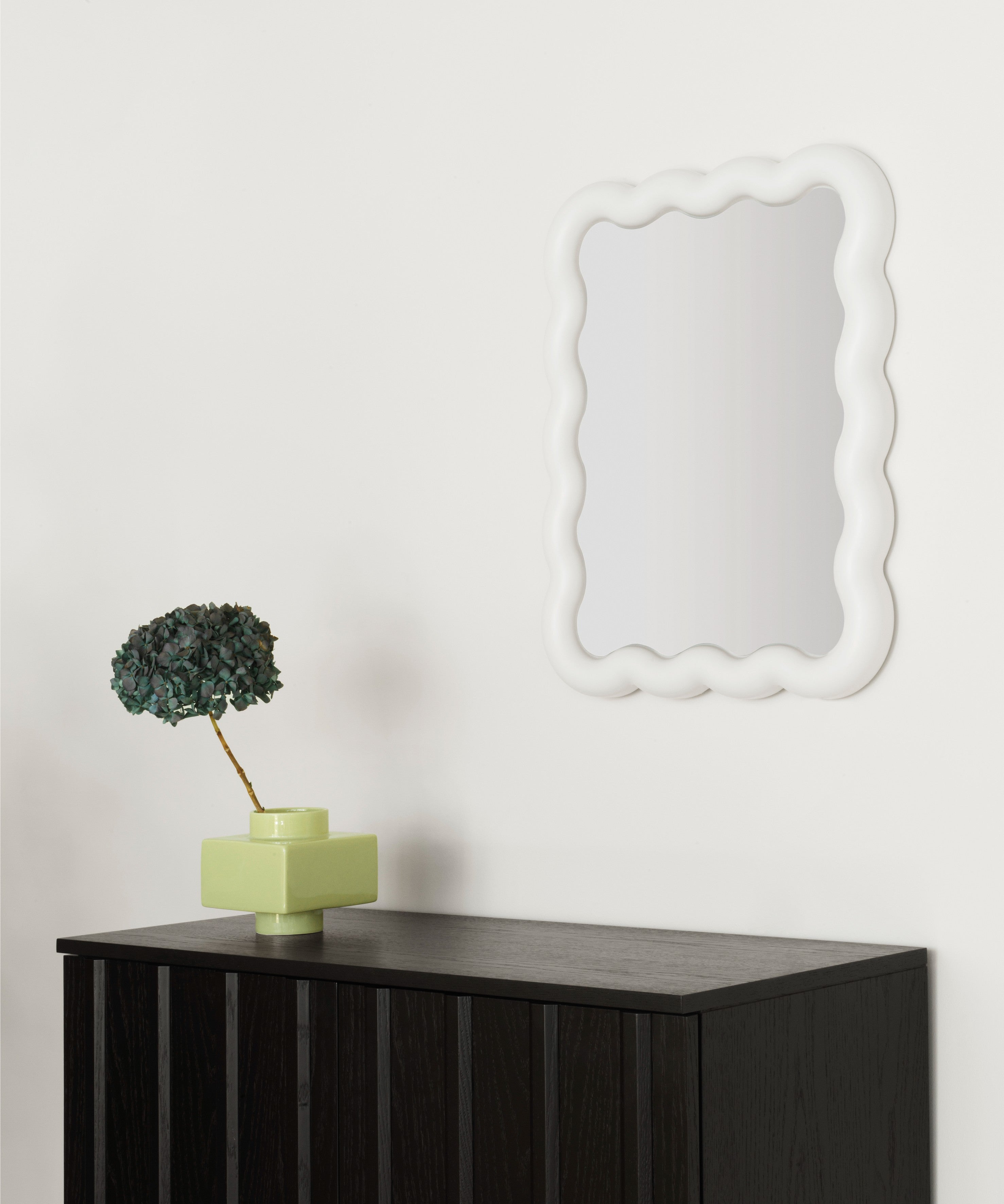 White ILLU Mirror