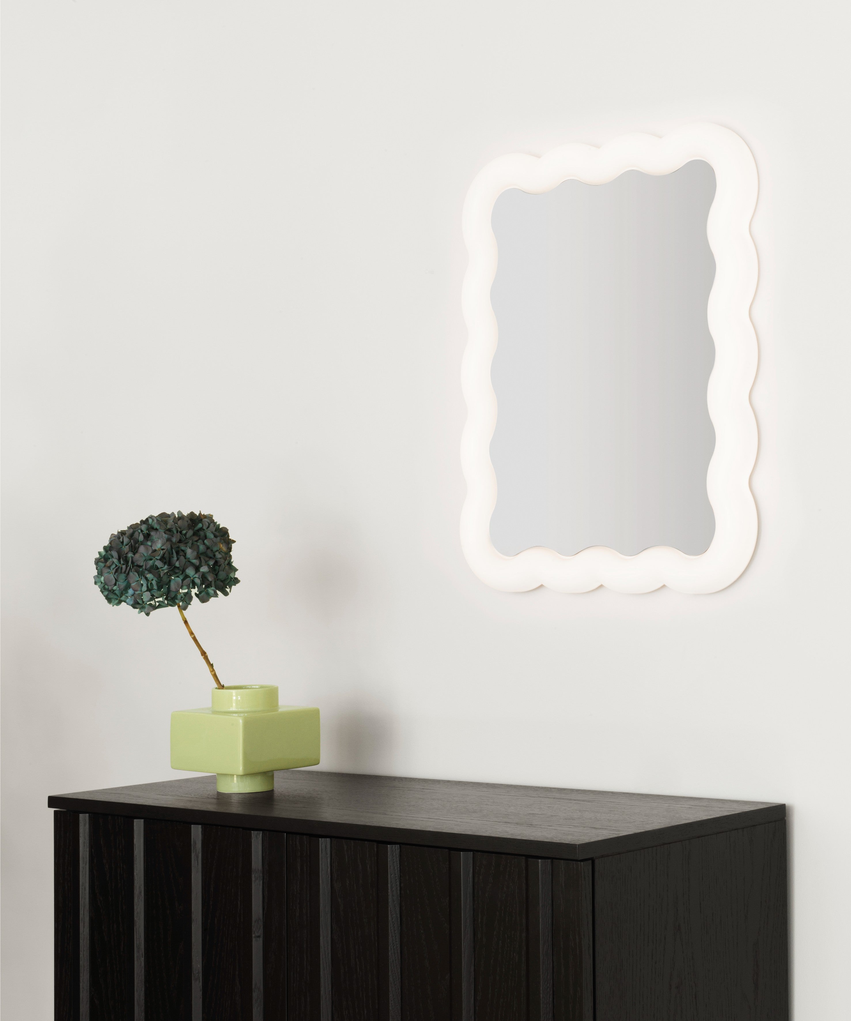 White ILLU Mirror