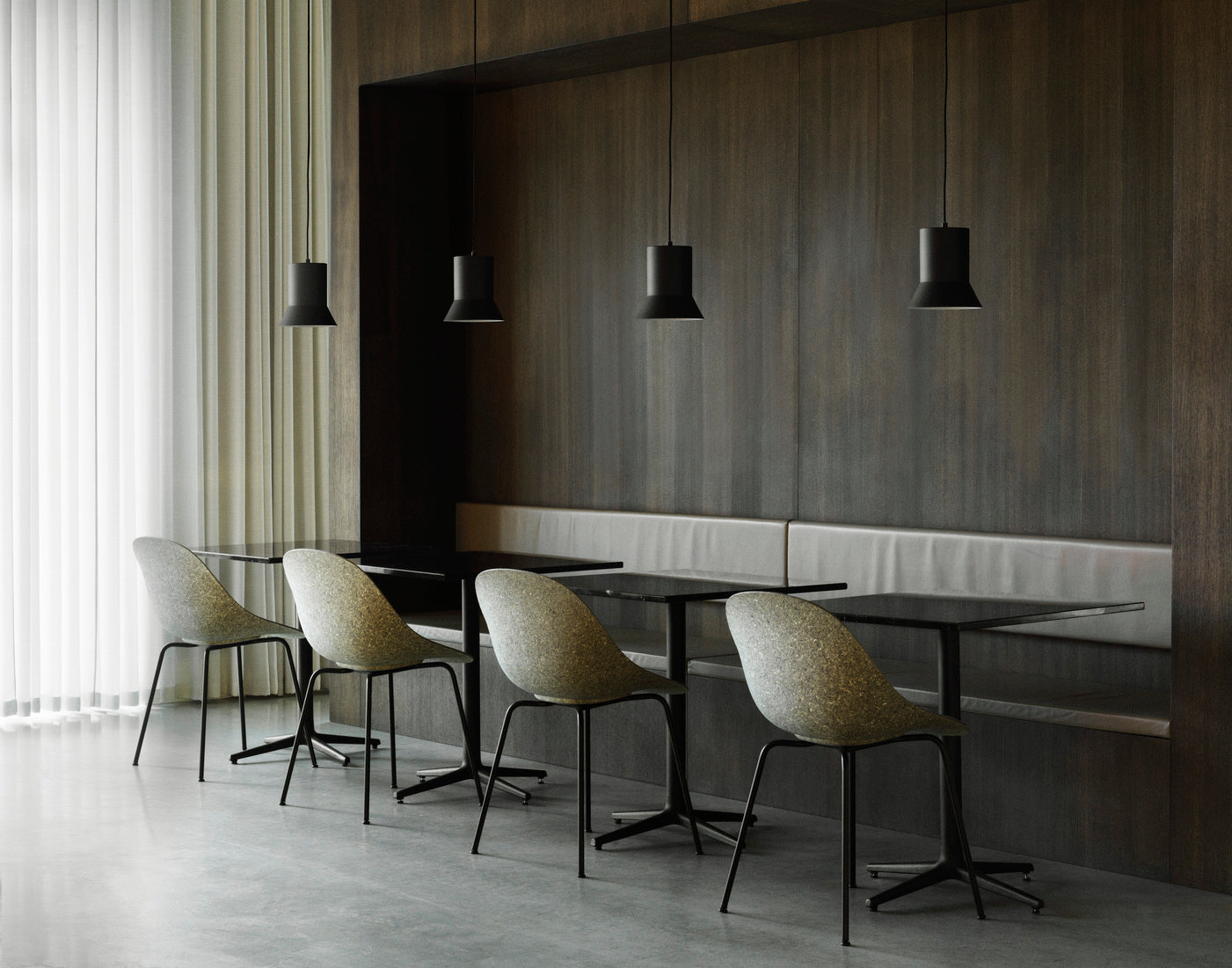 Allez Cafe Tisch Holzoberteil mit einer schwarzen Basis