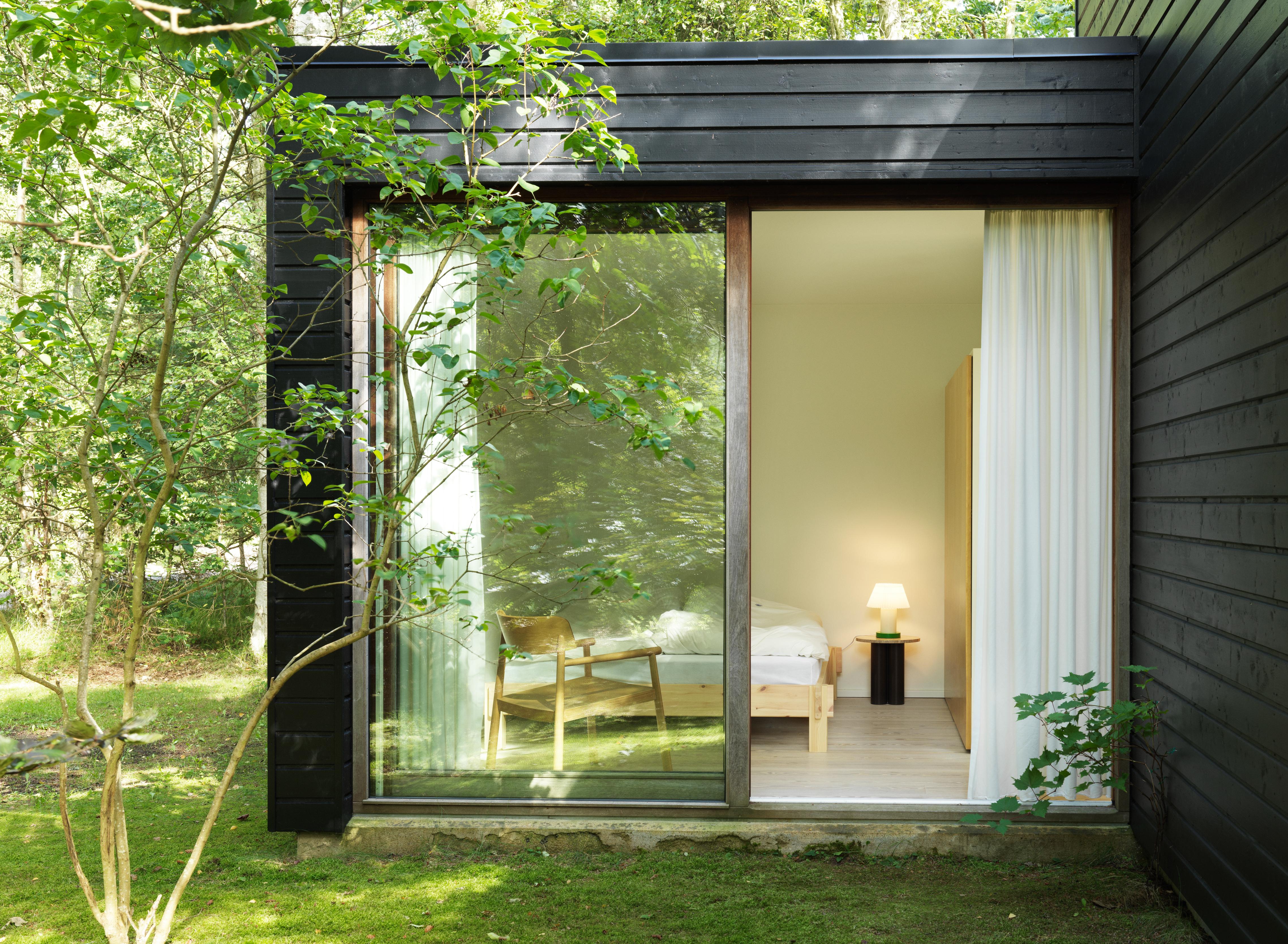 CELLU Tischleuchte weiß mit grünem Sockel