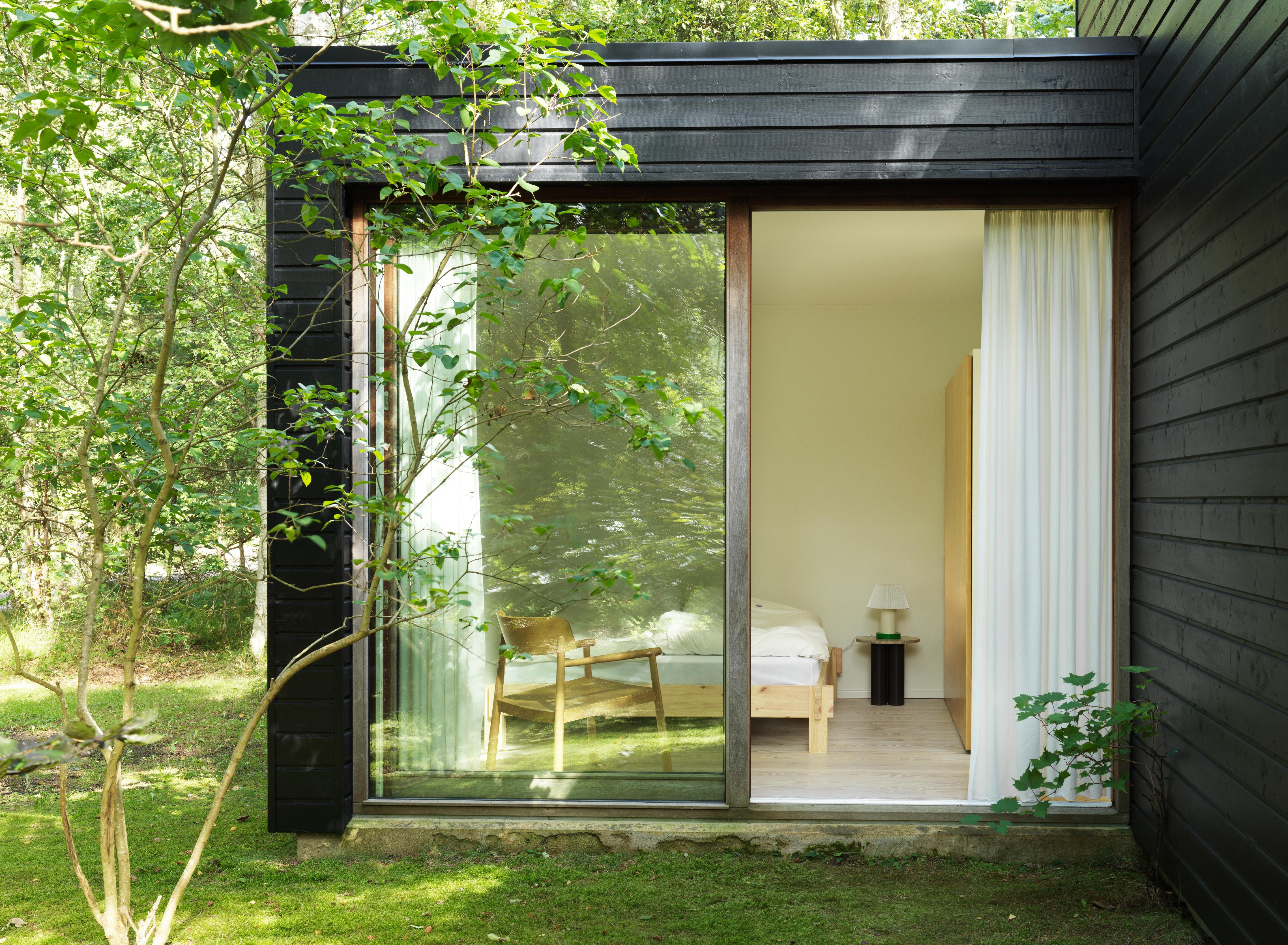 CELLU Tischleuchte weiß mit grünem Sockel