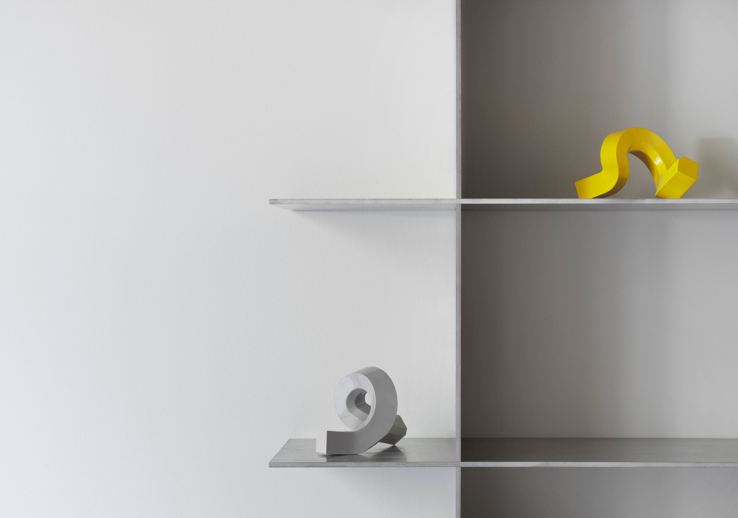 Kaarsenhouder KROMME EEN warme grijs