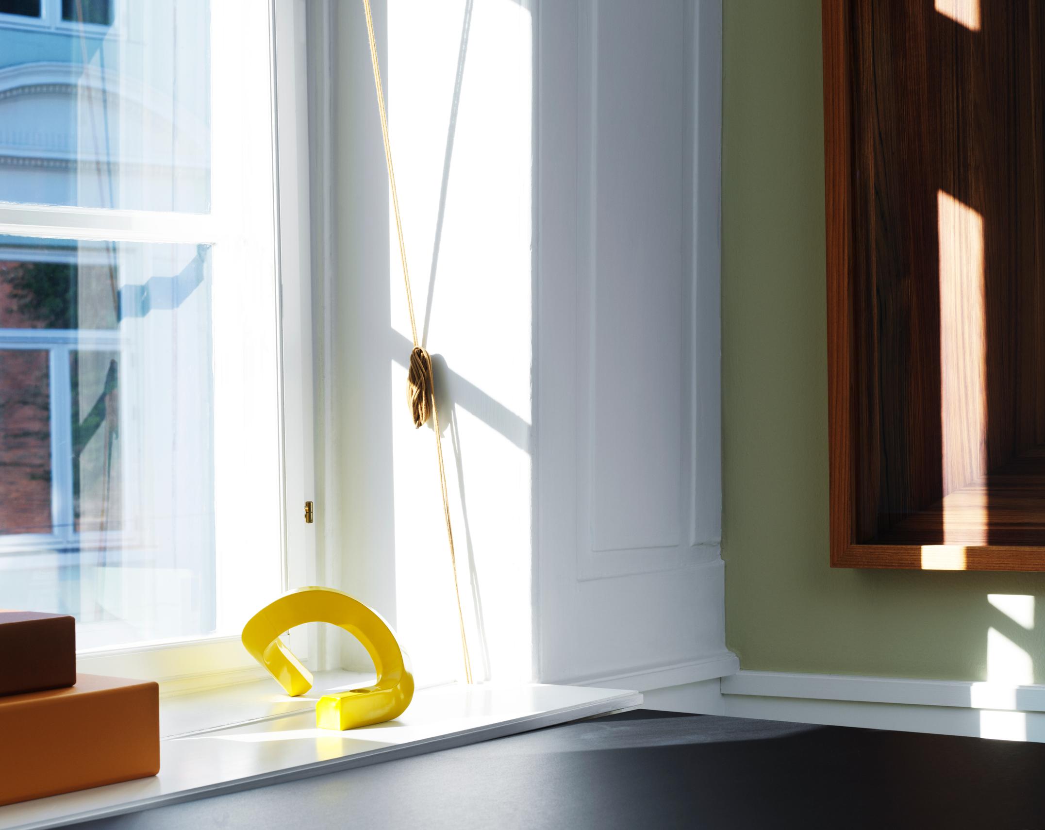 Kerzenhalter CROOKED TWO gelb