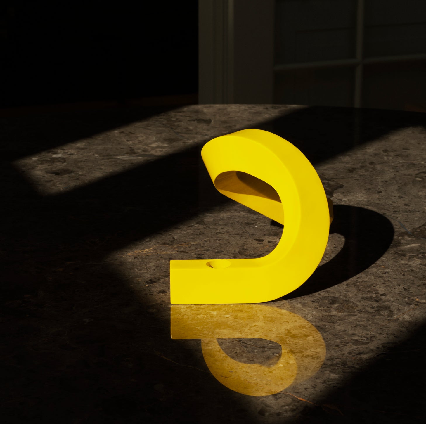 Kerzenhalter CROOKED TWO gelb